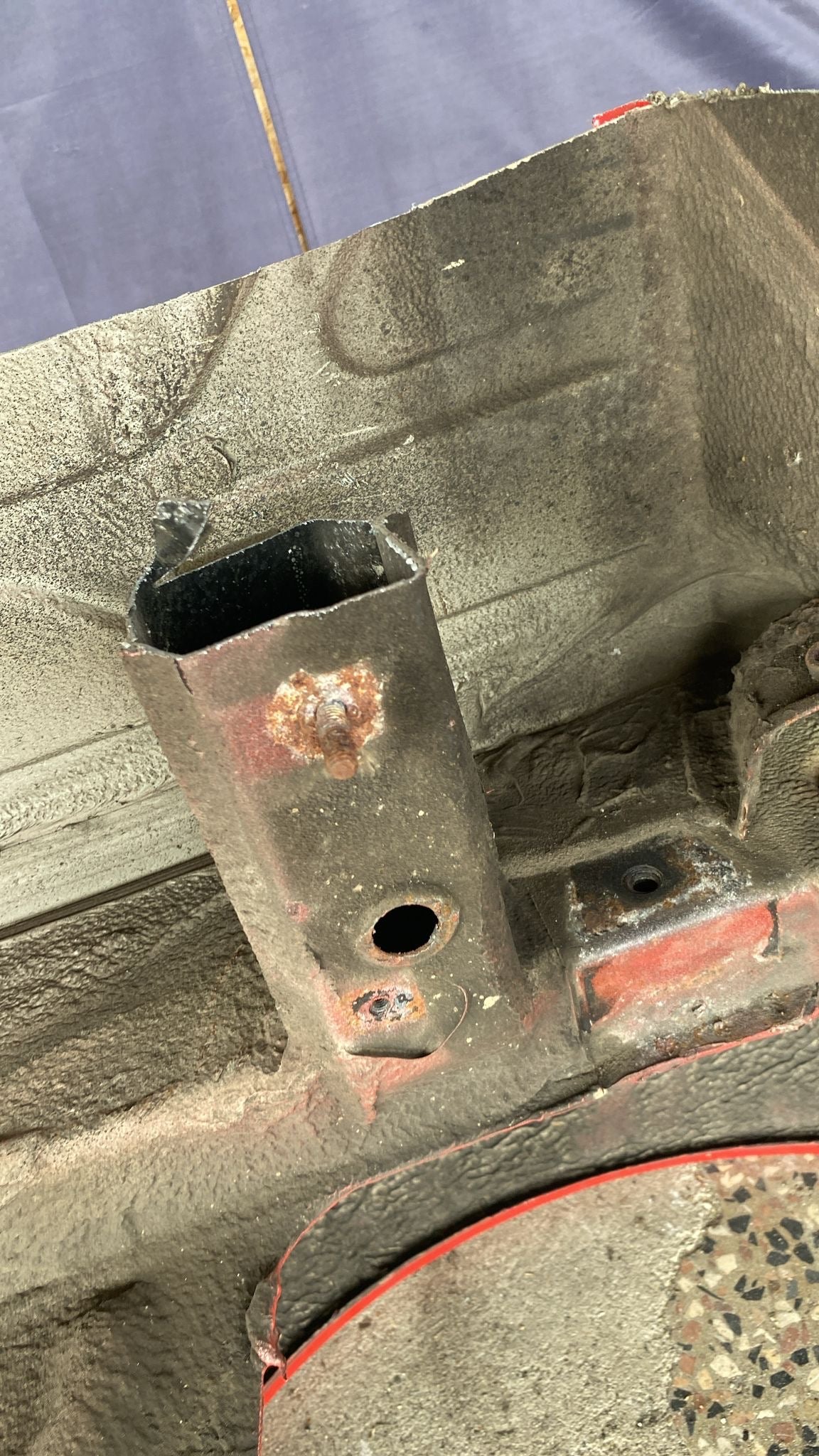 Porsche 944 left side cut, rear fender, 94450390303