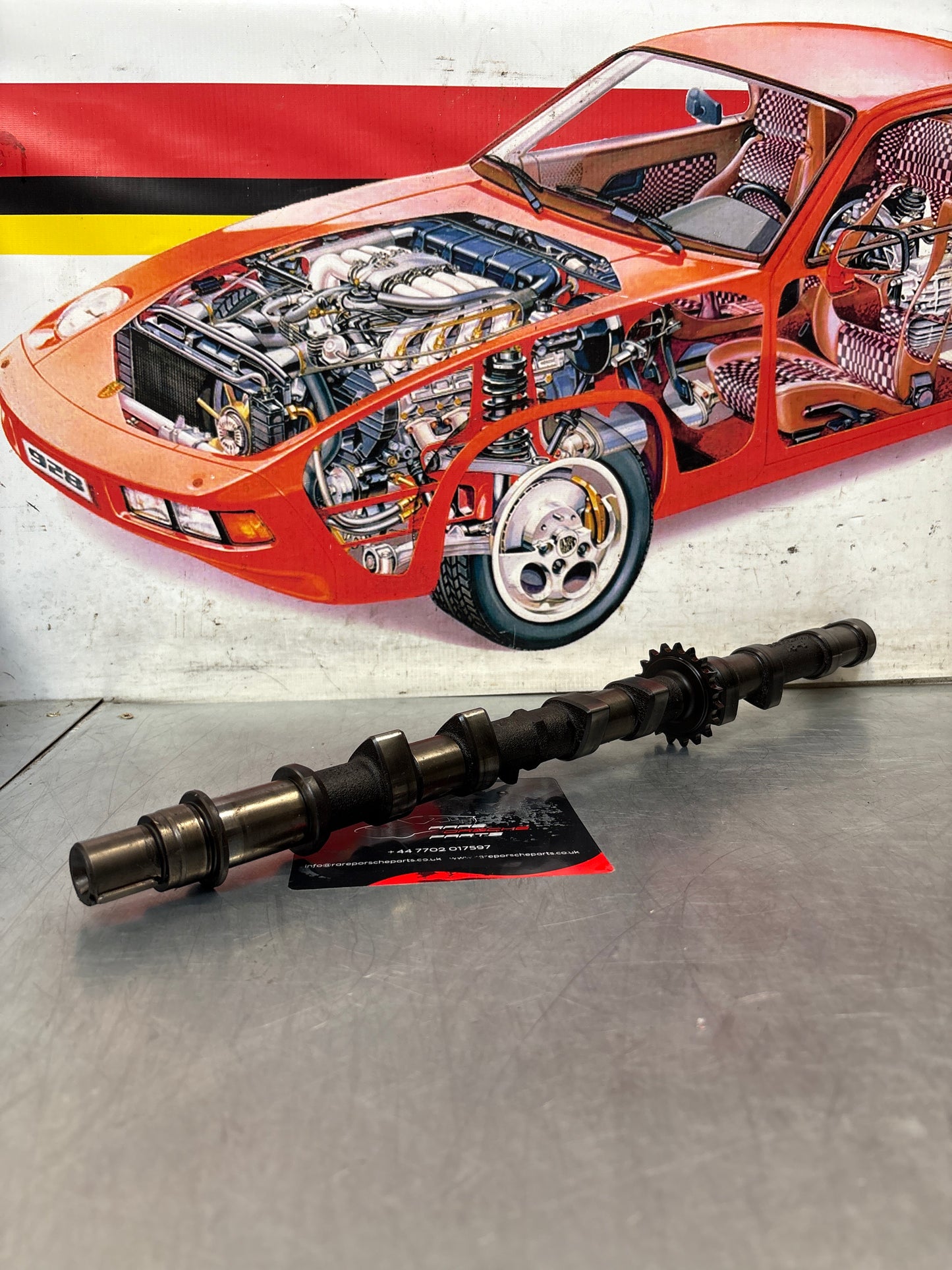 Porsche 928 S3 M28.45/46 engine Camshaft, exhaust side, cylinder 5-8, used 9281052944R / 92810529407
