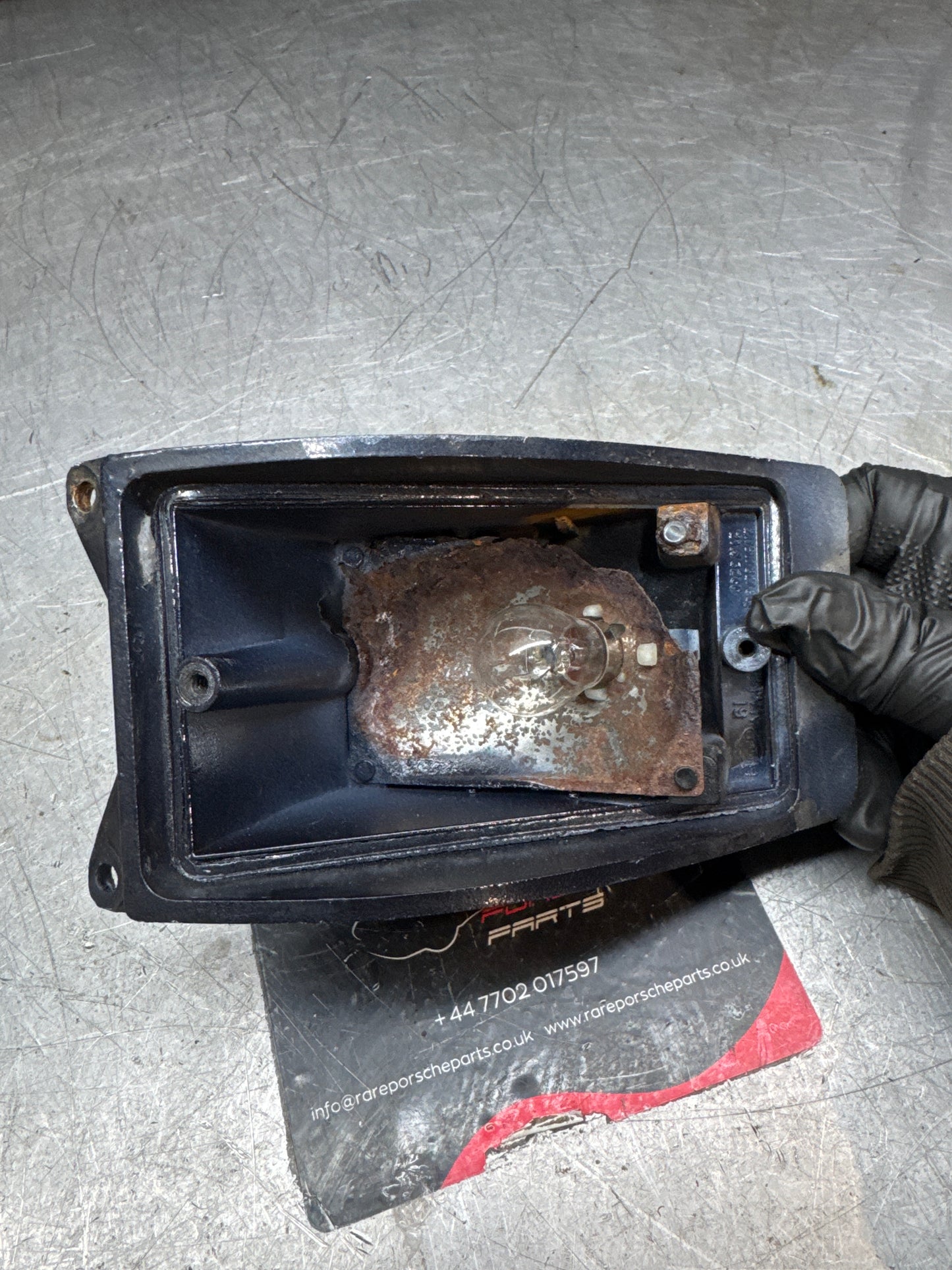 Porsche 924 O/S LH Front indicator unit, no lens. Spares or repairs 477953065A
