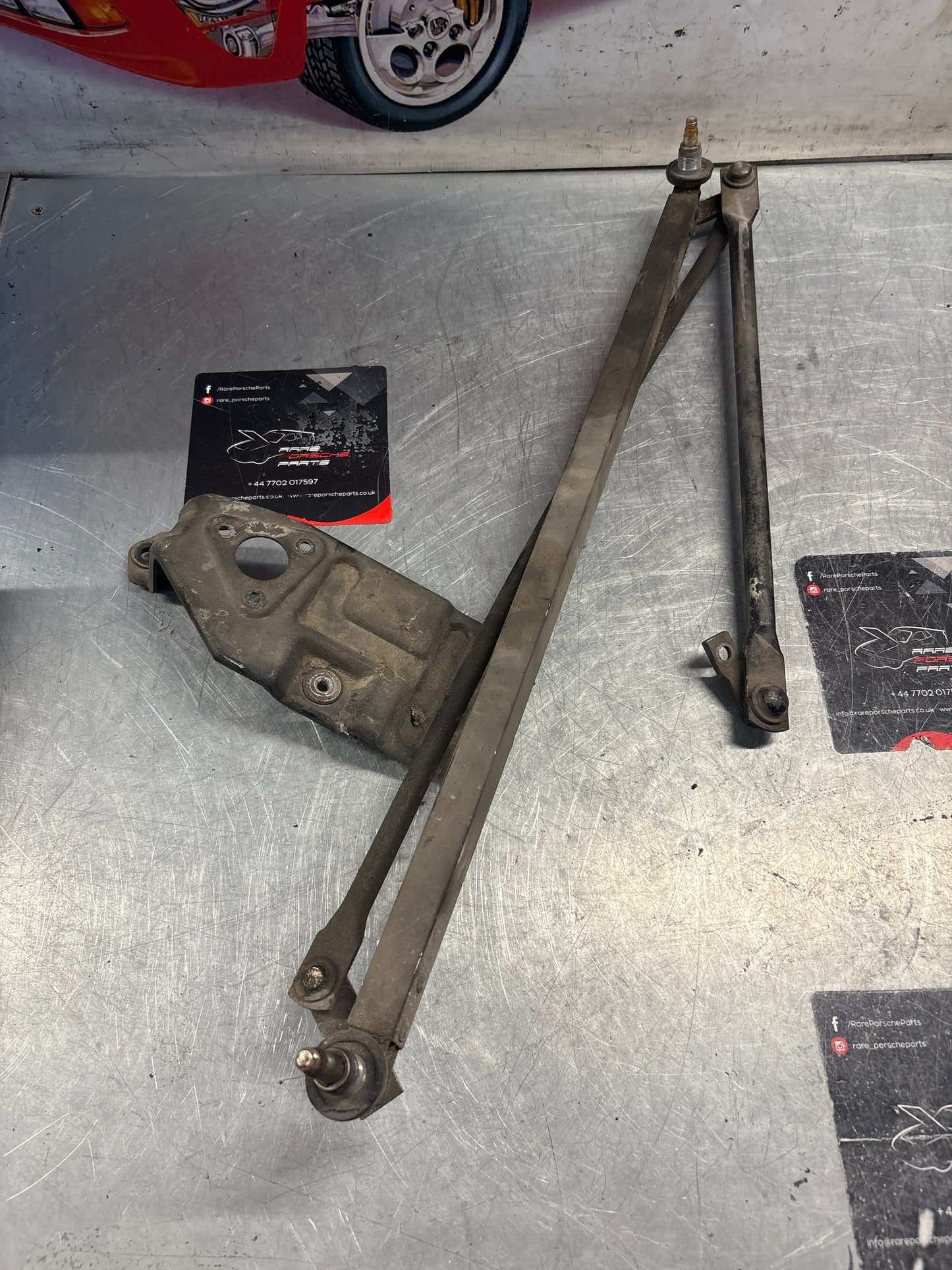 Porsche 928 78-82 windscreen wiper frame, mechanism for LHD cars 92862822100, used