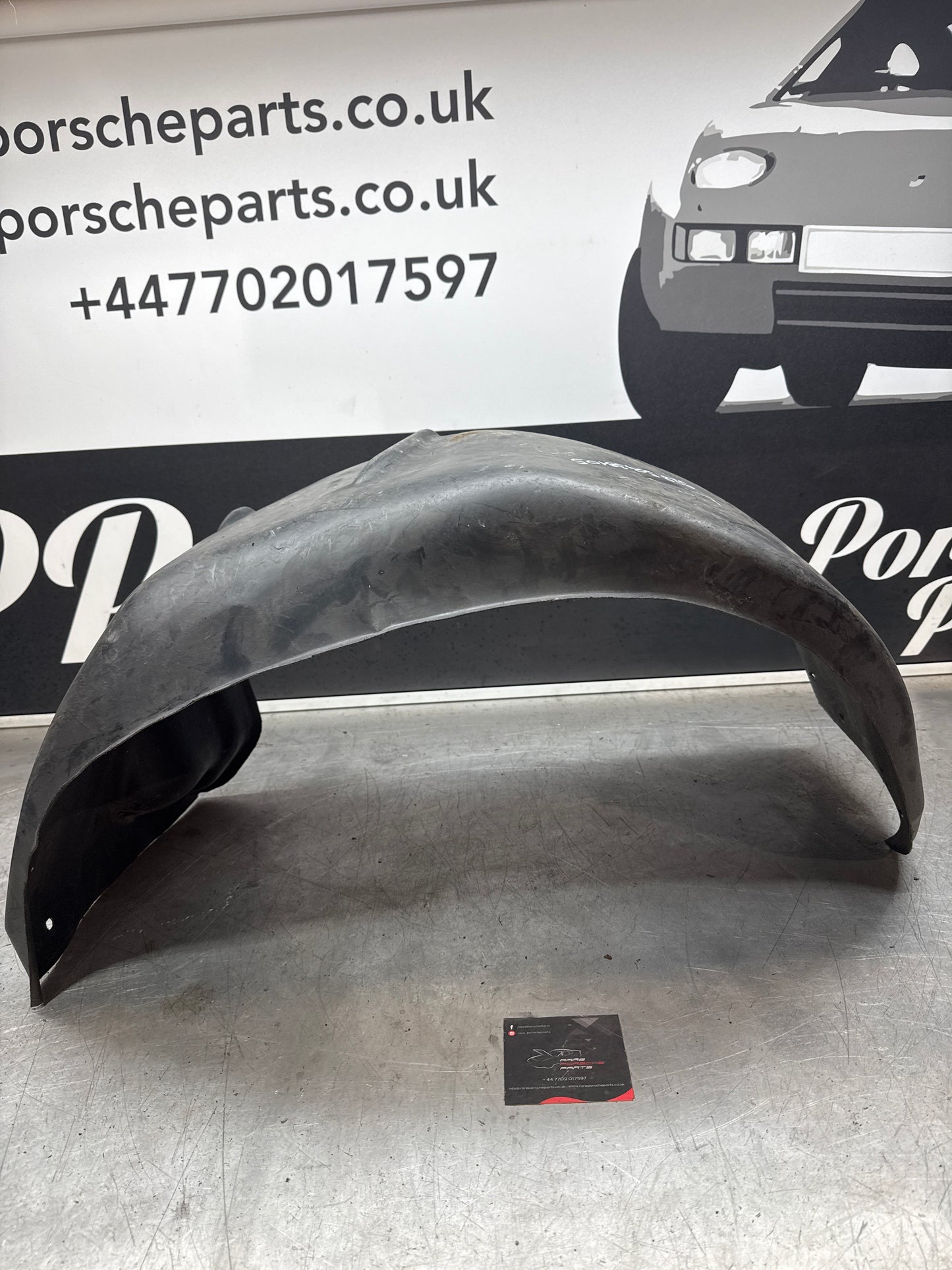 Porsche 928 wheel arch liner  Left 92850438105 Used