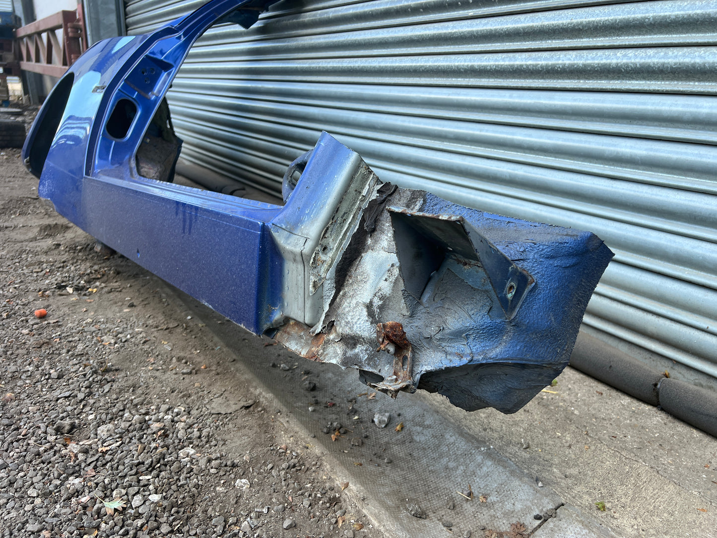 Porsche 944 S2 / Turbo 1991 Right side cut, rear fender with sill 94450390403 94450361200