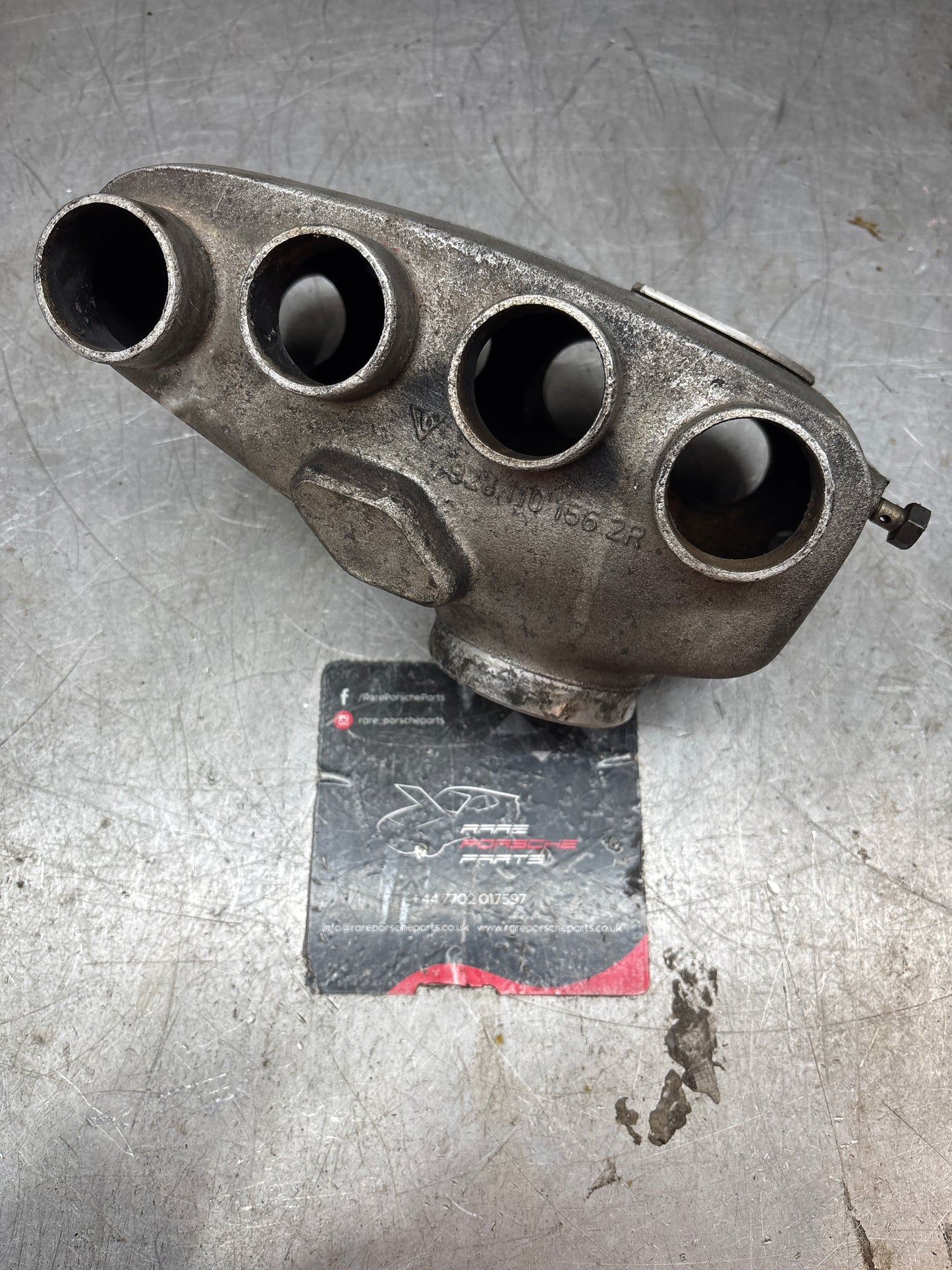 Porsche 928 Used plenum chamber 9281101562R