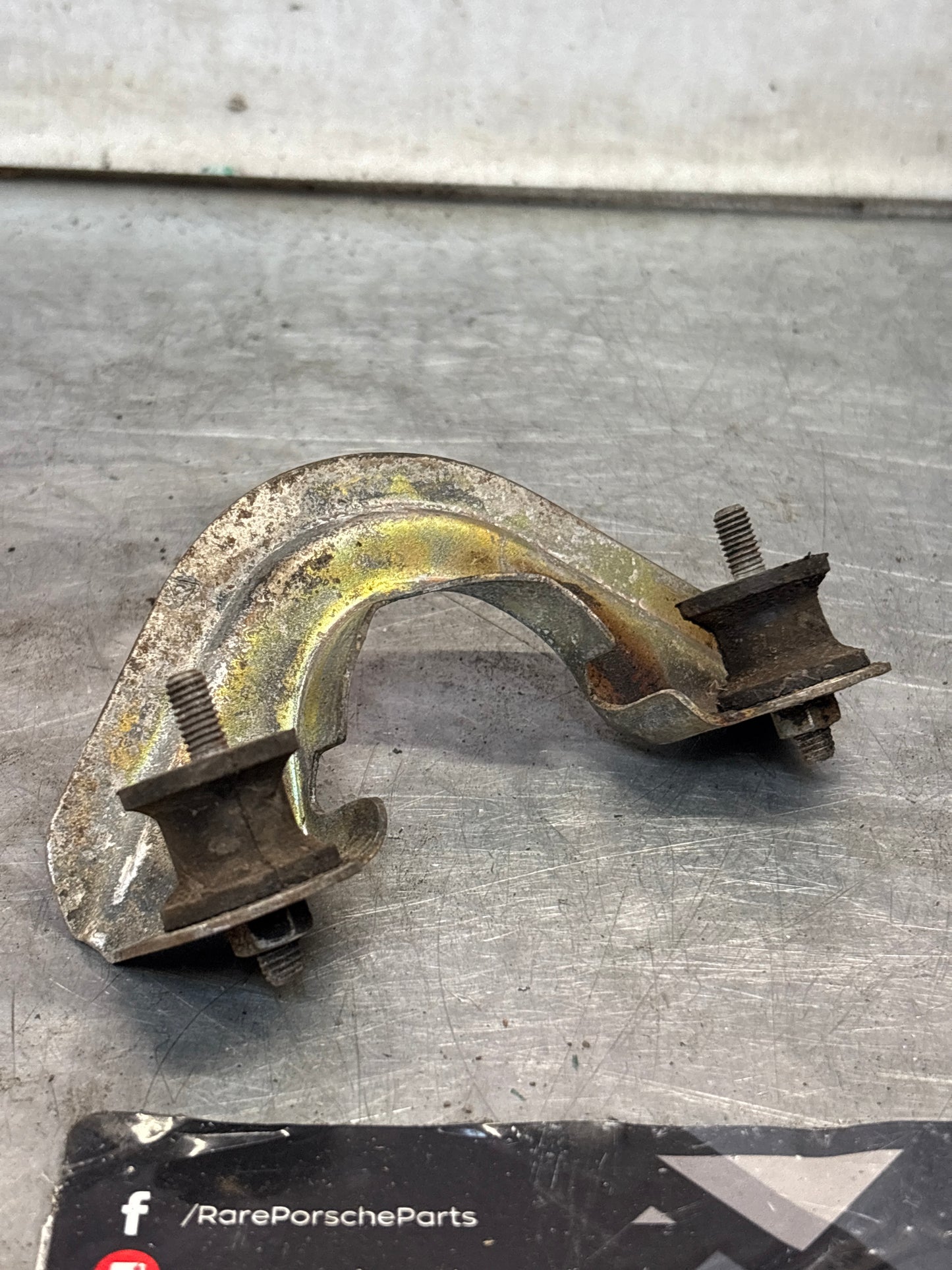 Porsche 924 2.0 80- fuel accumulator bracket, 477209291 used