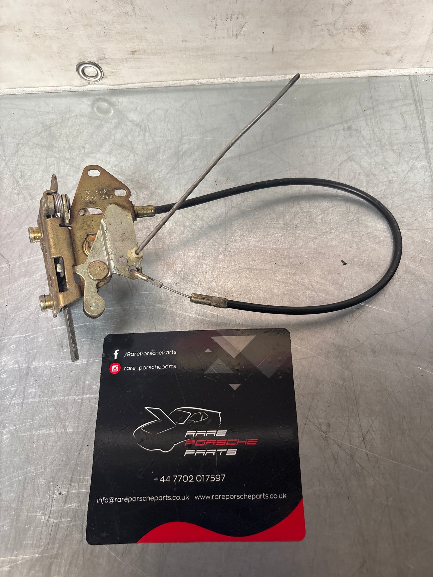 Porsche 928 Right door lock mechanism 92853705408 used