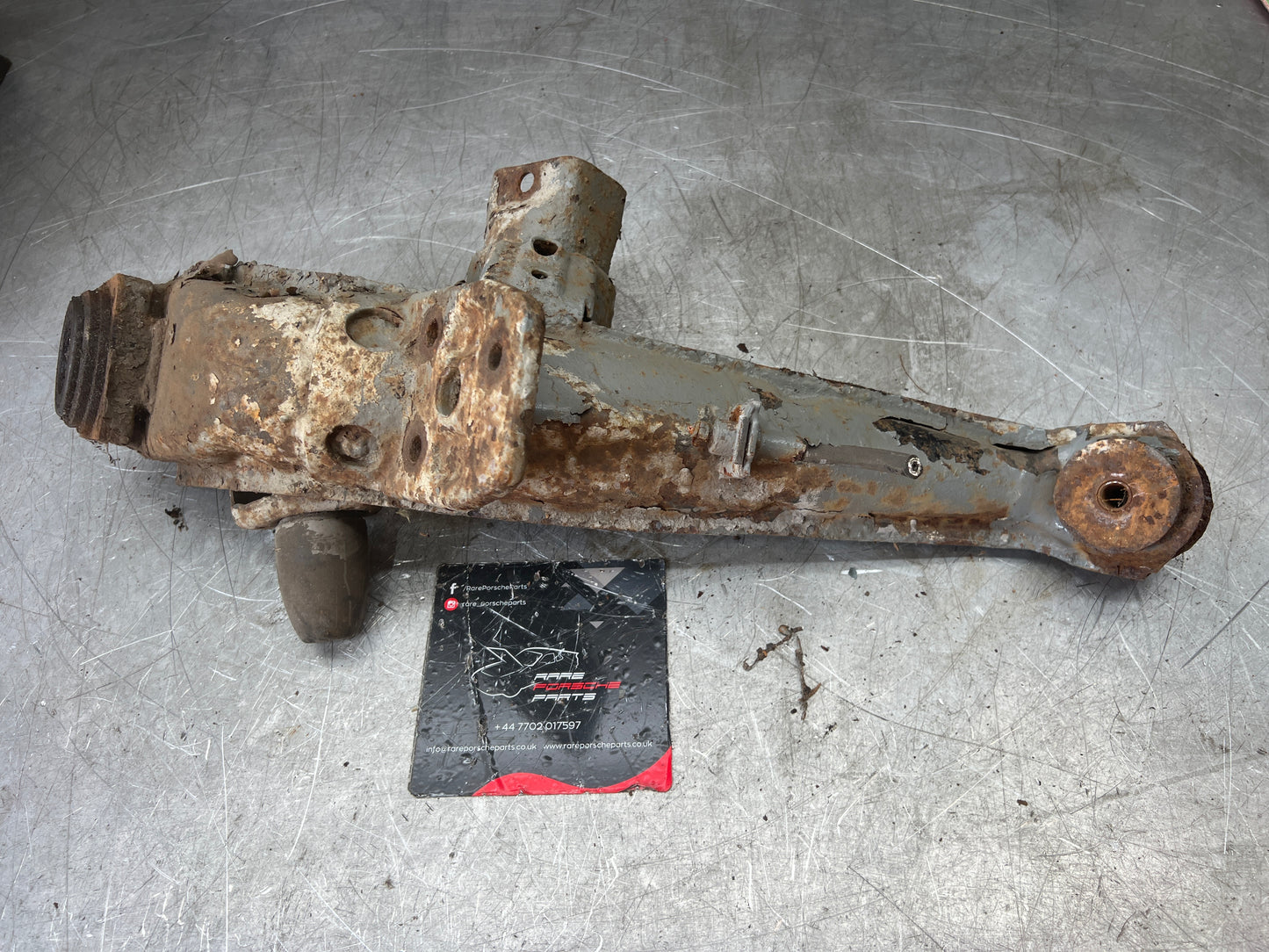 Porsche 924 944  -85.5 Rear left trailing arm, 94433102100
