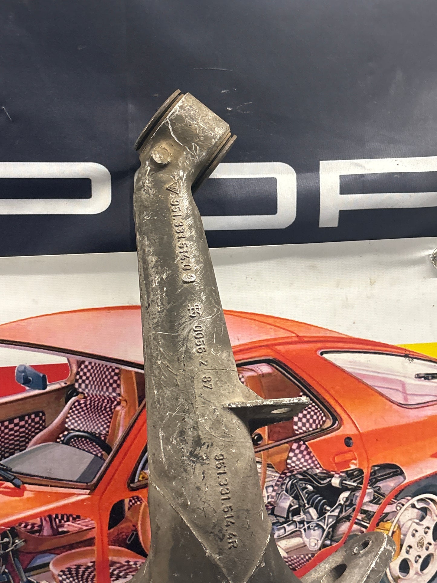 Porsche 944 alloy rear right trailing arm, used 95133151404 / 9513315144R used, with hubs