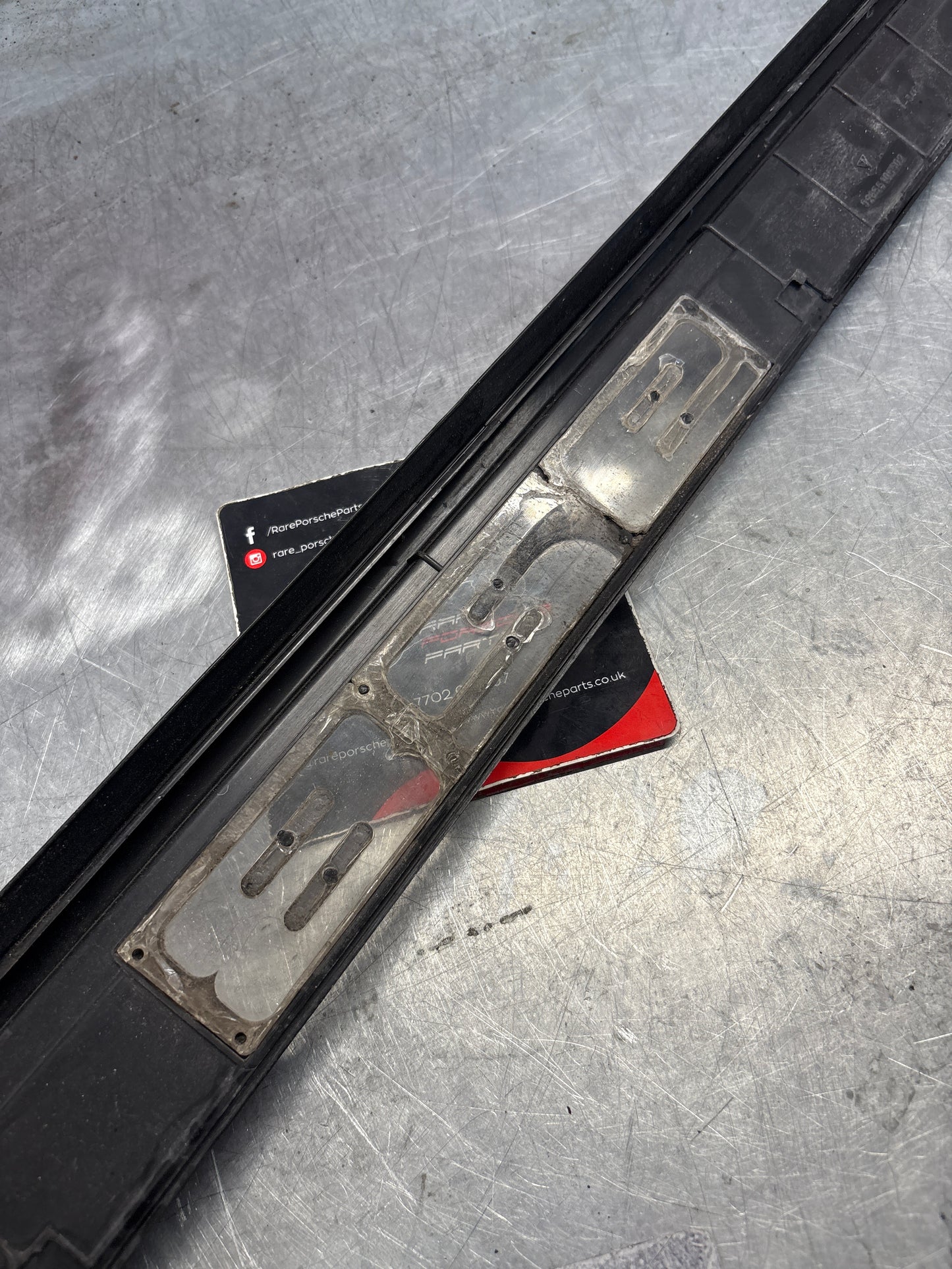 Porsche 928 scuff plate, door sill trim, left, N/S 92855105502 used
