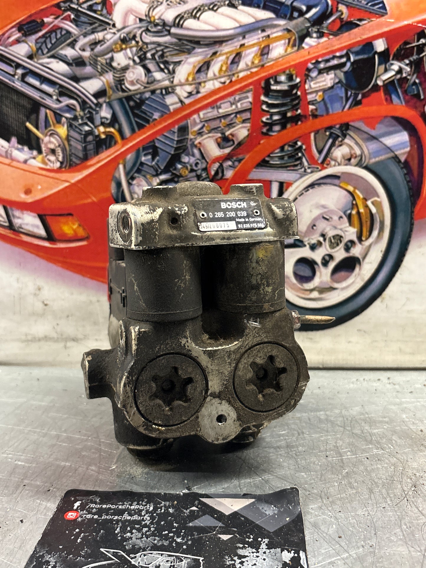 Porsche 928 S4 Bosch ABS pump, used 0265200039 / 92835575504