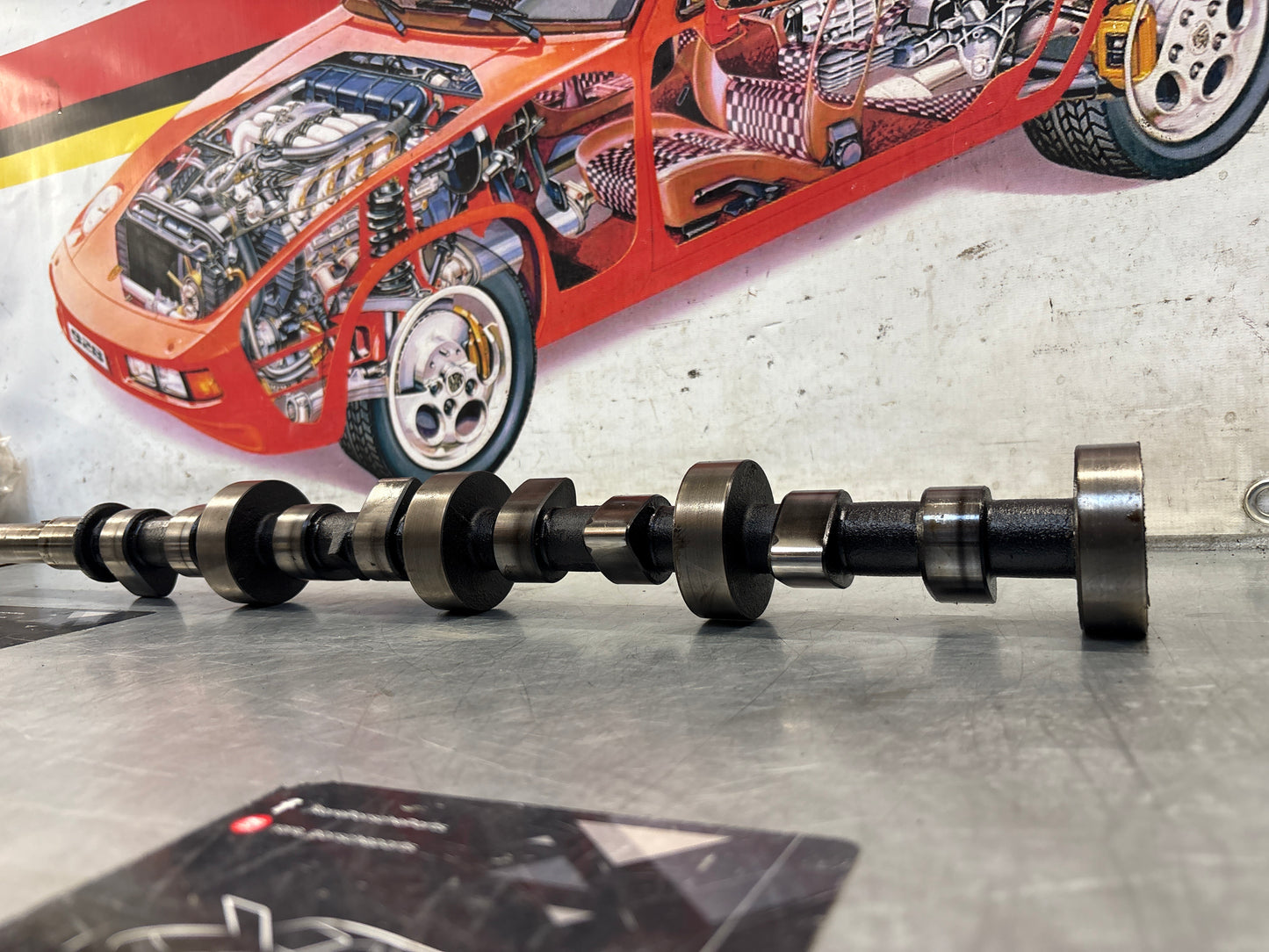 Porsche 928 cam shaft, for spares or repair 9281051880R