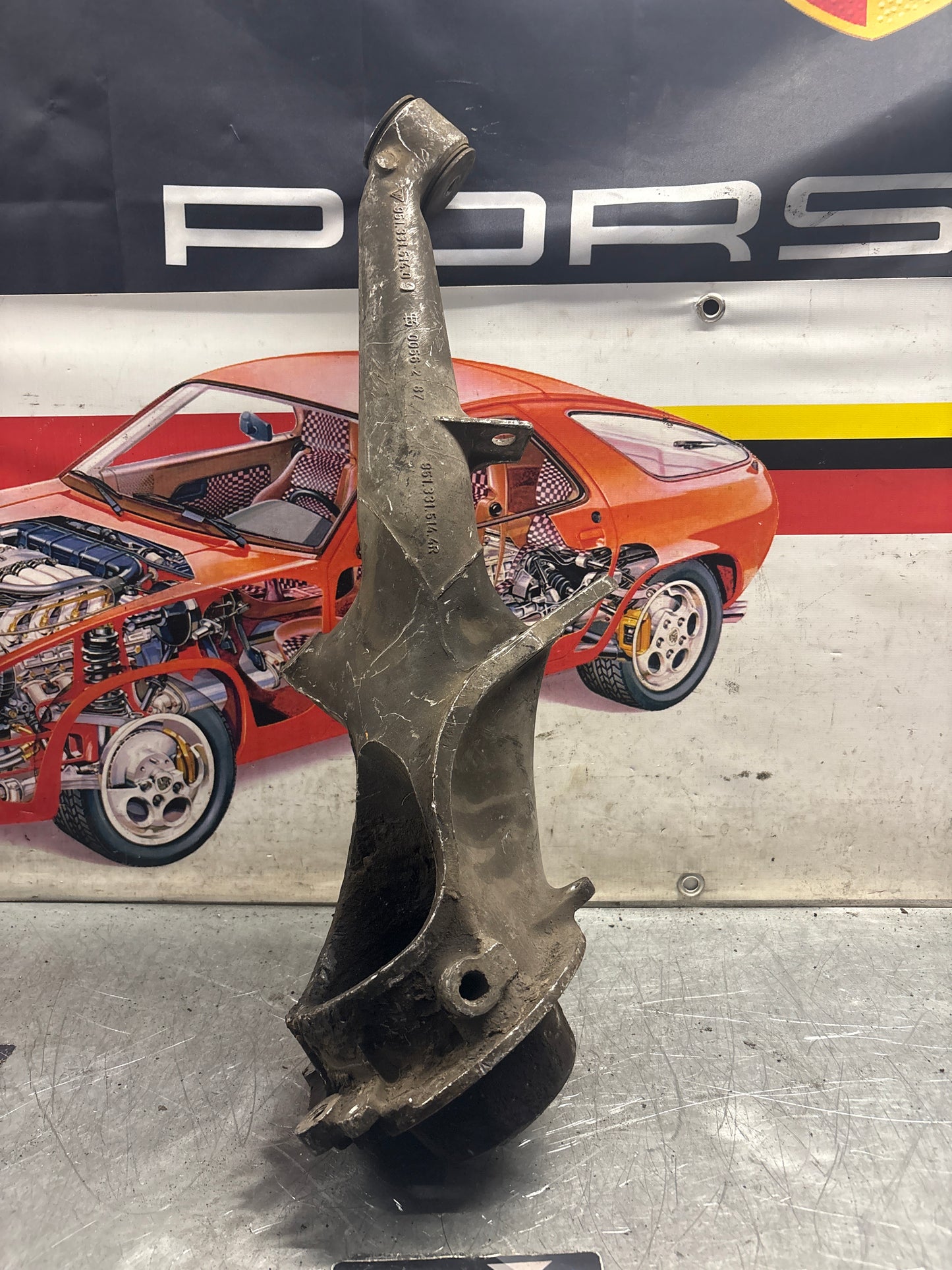 Porsche 944 alloy rear right trailing arm, used 95133151404 / 9513315144R used, with hubs