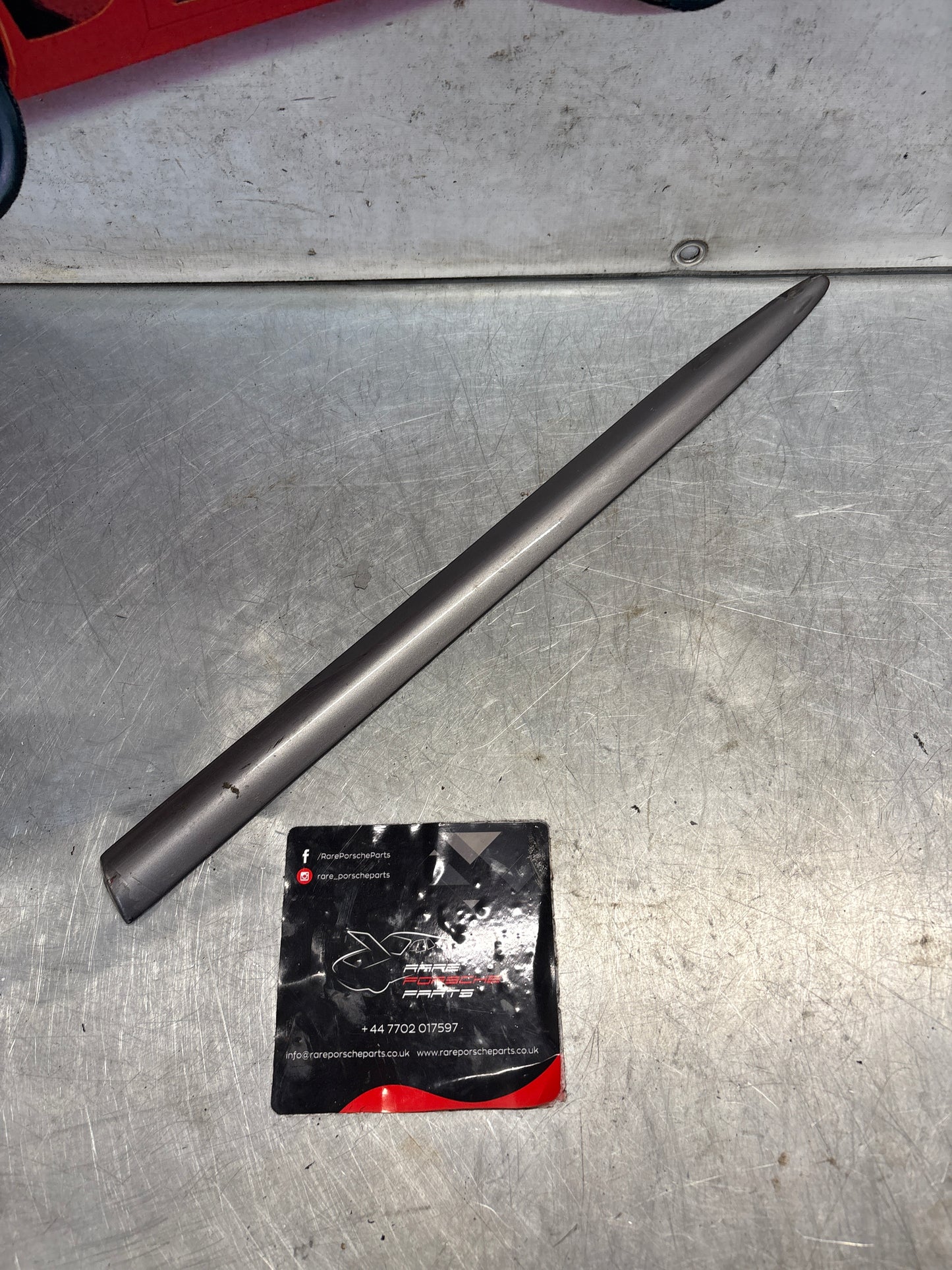 Porsche 928 Right rear Protective Moulding, for spares or repair 92855904203