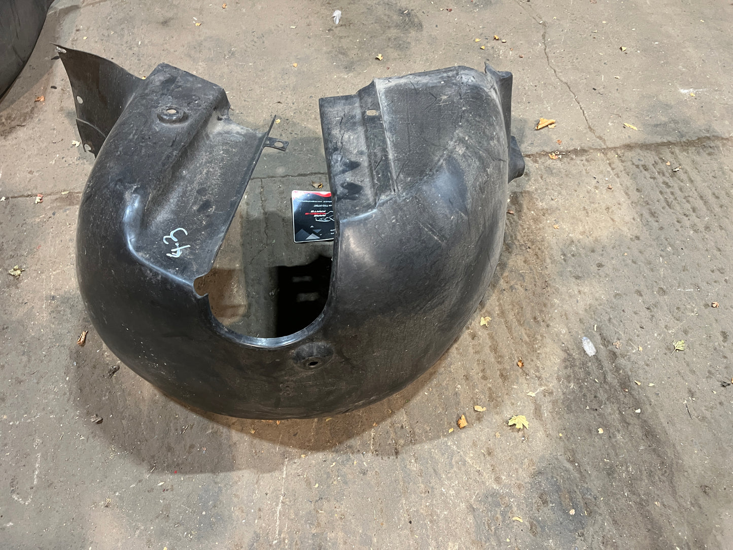 Porsche 944 from 85.5 wheel arch liner  Left, 94450438100 Used