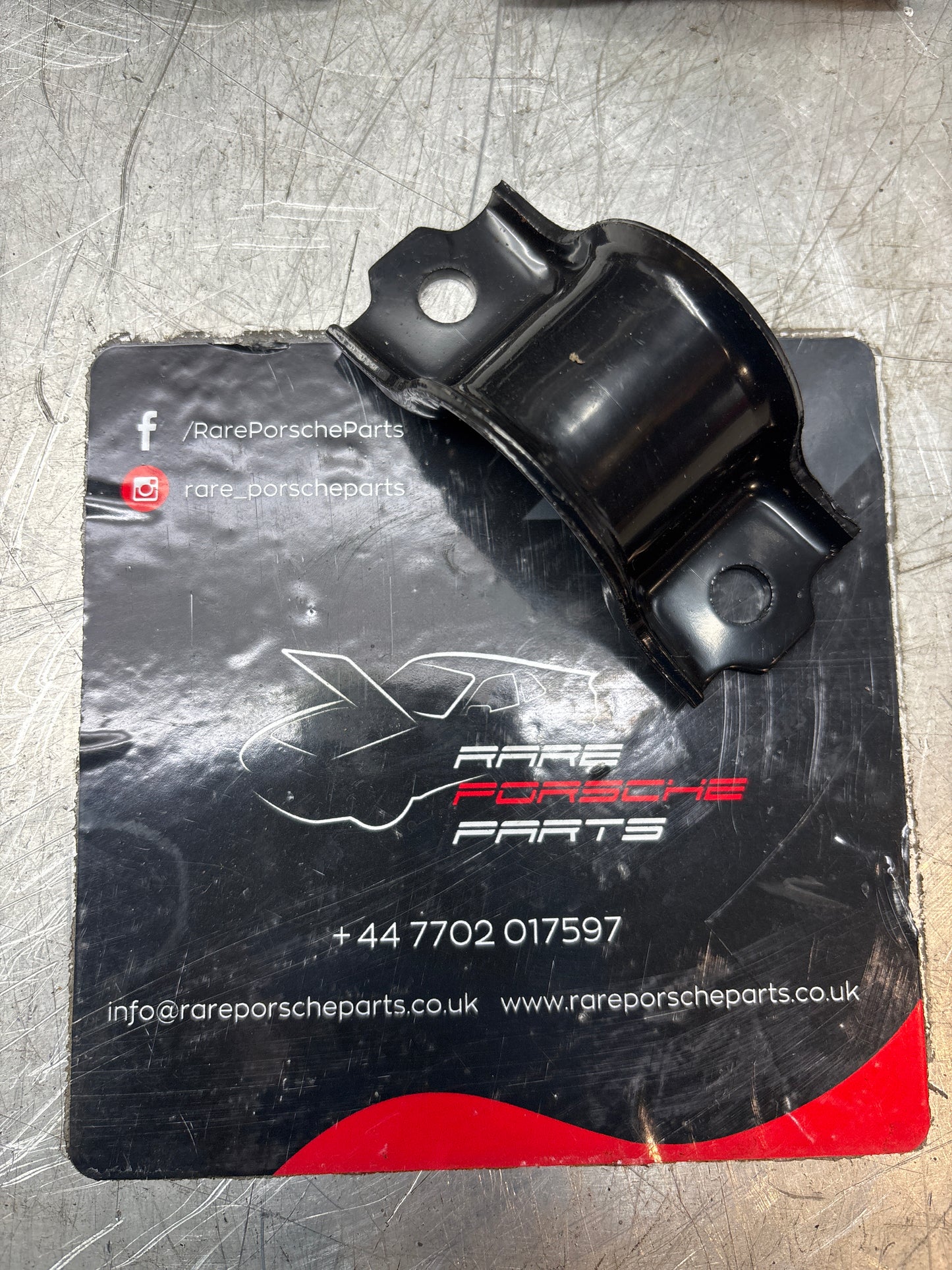 Porsche 911 / 924 / 944 / 968 rear anti roll bar bush clamp 113411333 