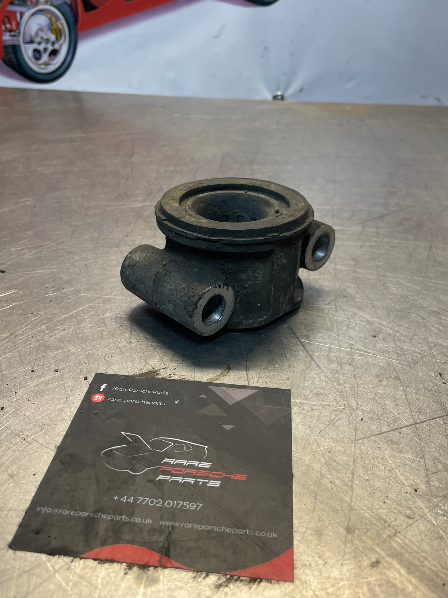 Porsche 928 Support bearing bracket, used 92834115102