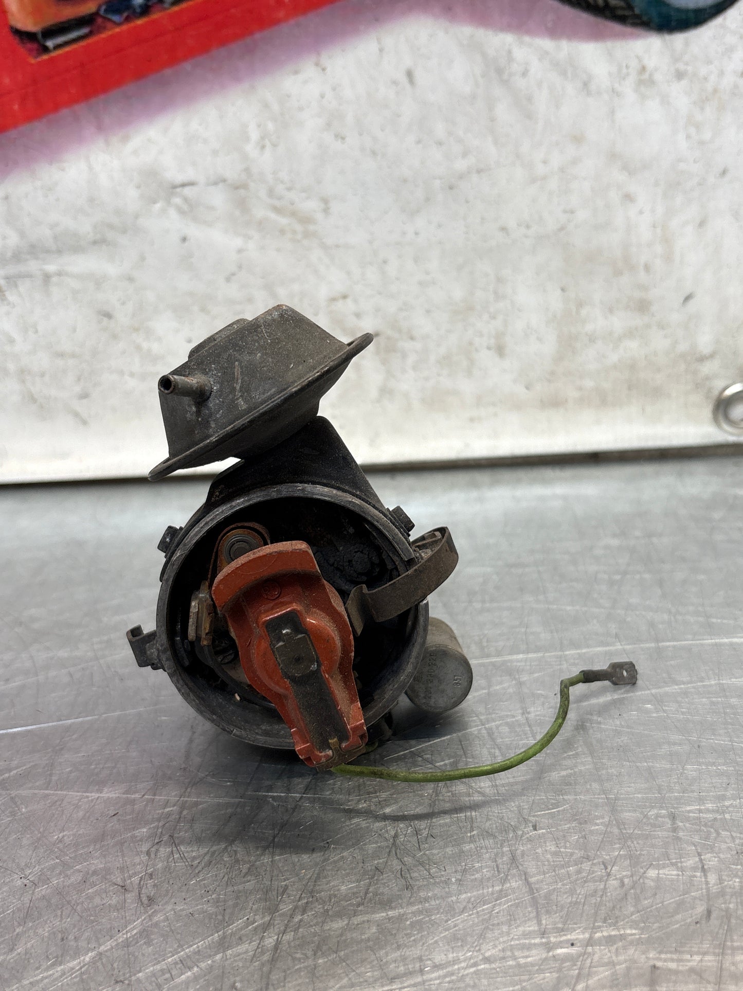 Porsche 924 ignition distributor, used 0231170202 / 047905205B
