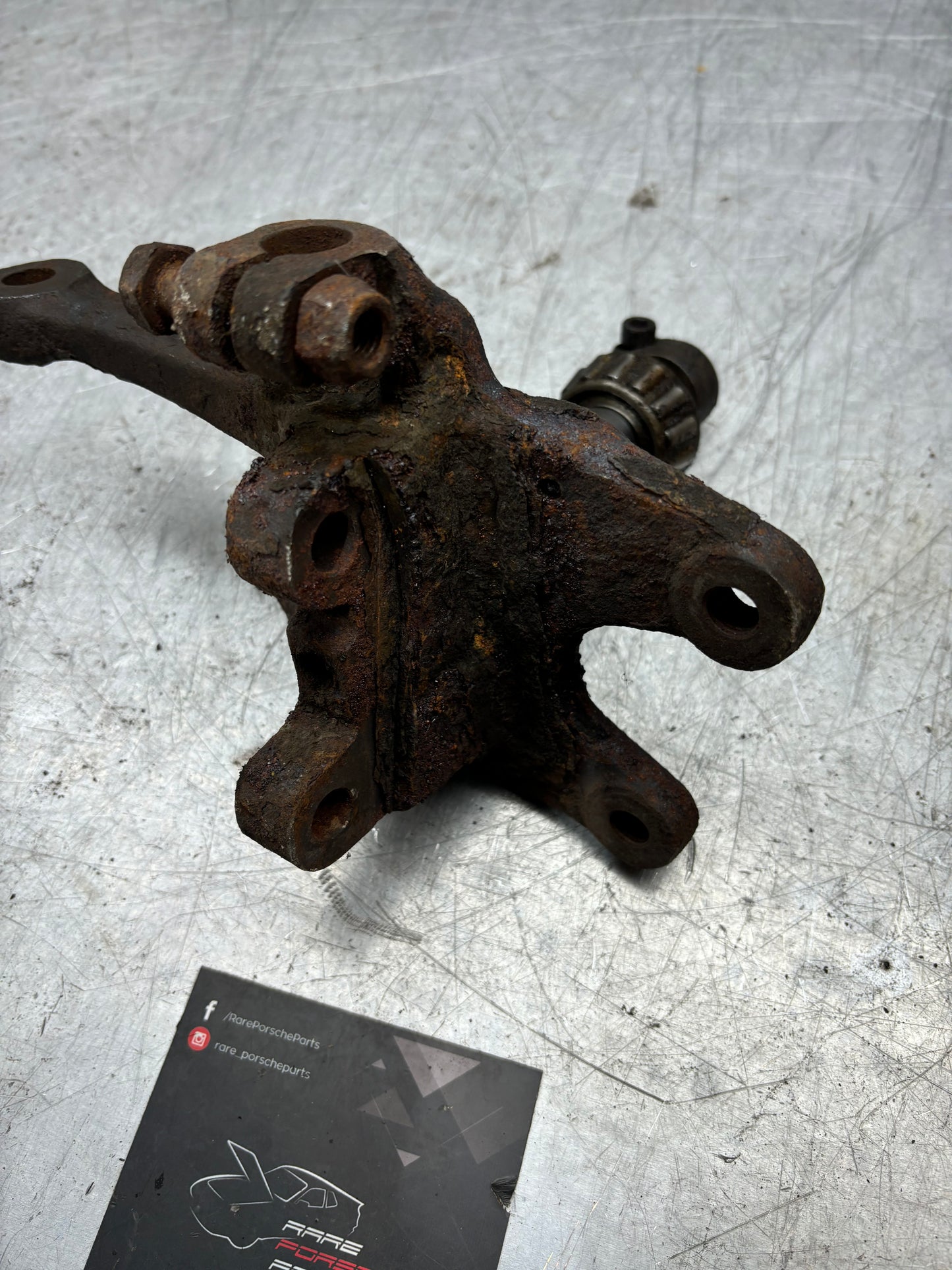 Porsche 944 1987 - front left steering knuckle, spindle axle 94434165506 used