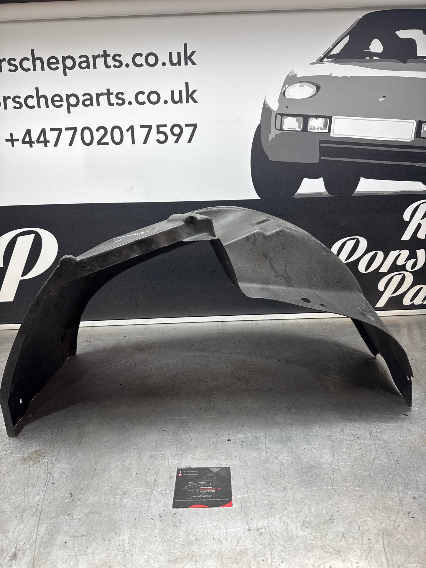 Porsche 928 wheel arch liner  Right 92850438205 Used