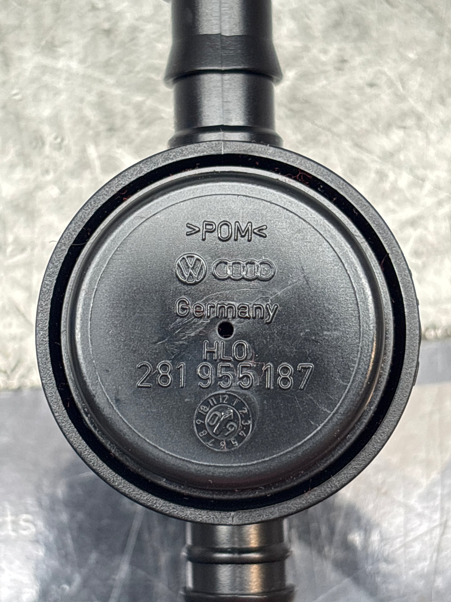 Porsche valve 911 / 928 / 944 / 964 / 968 281955187 new, genuine