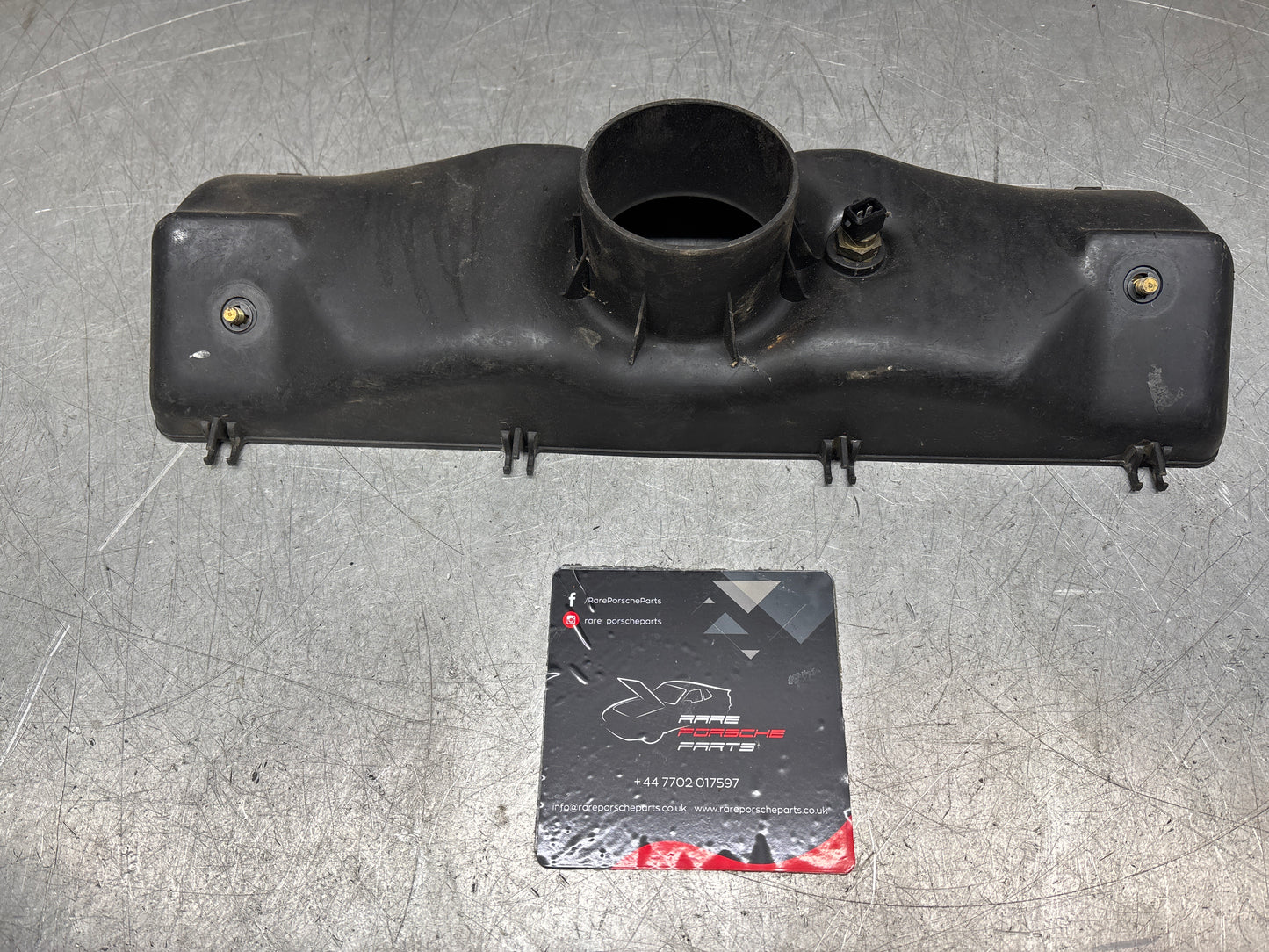 Porsche 928 S2 Air filter housing, used 92811022901