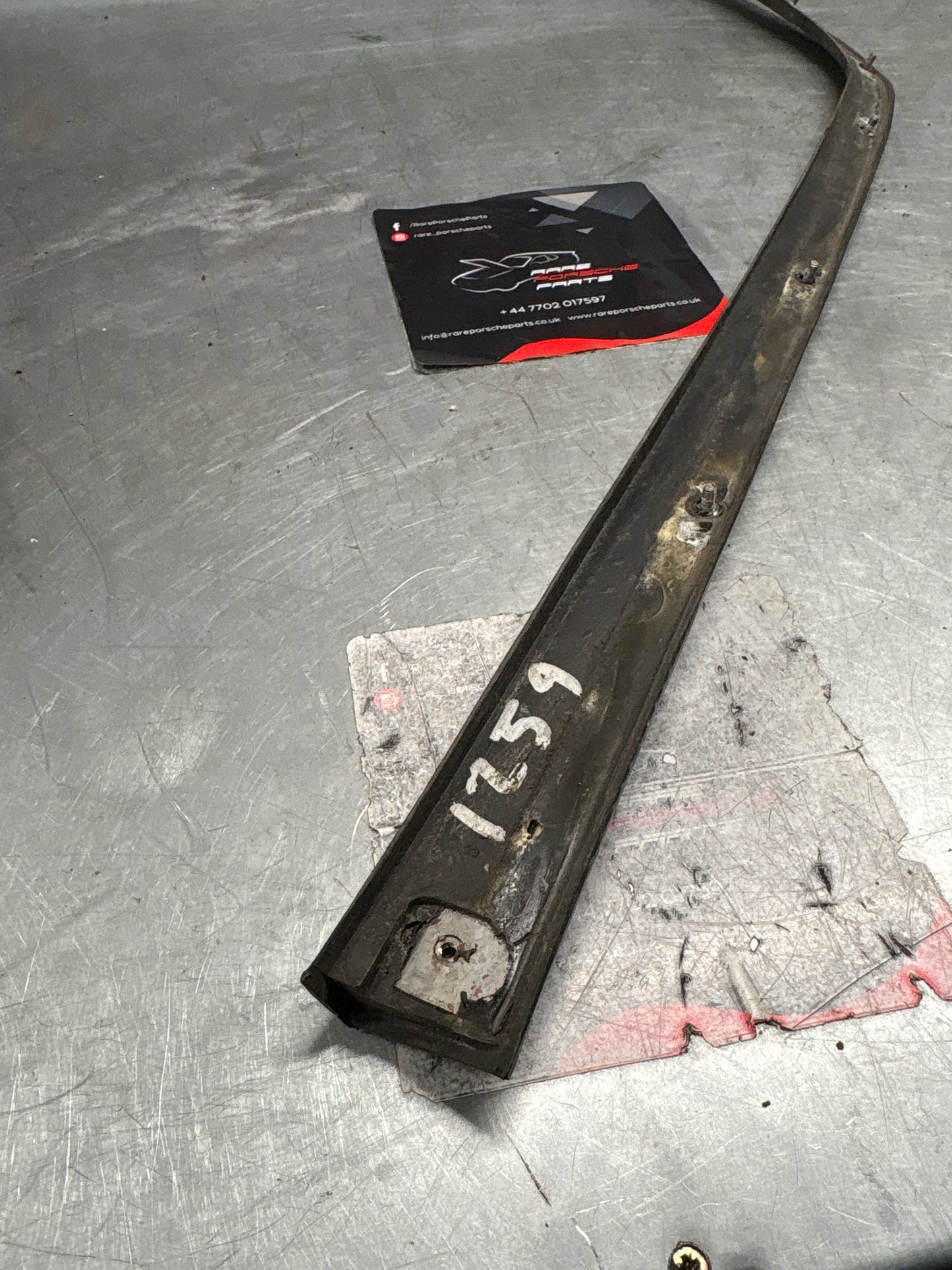 Porsche 924 left rear spoiler, used 477827557