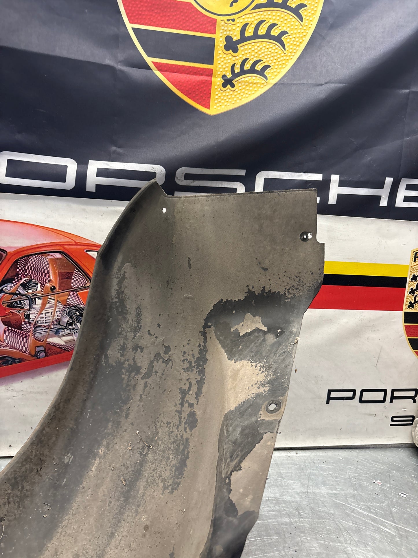 Porsche 928 wheel arch liner Left 92850438105 Used