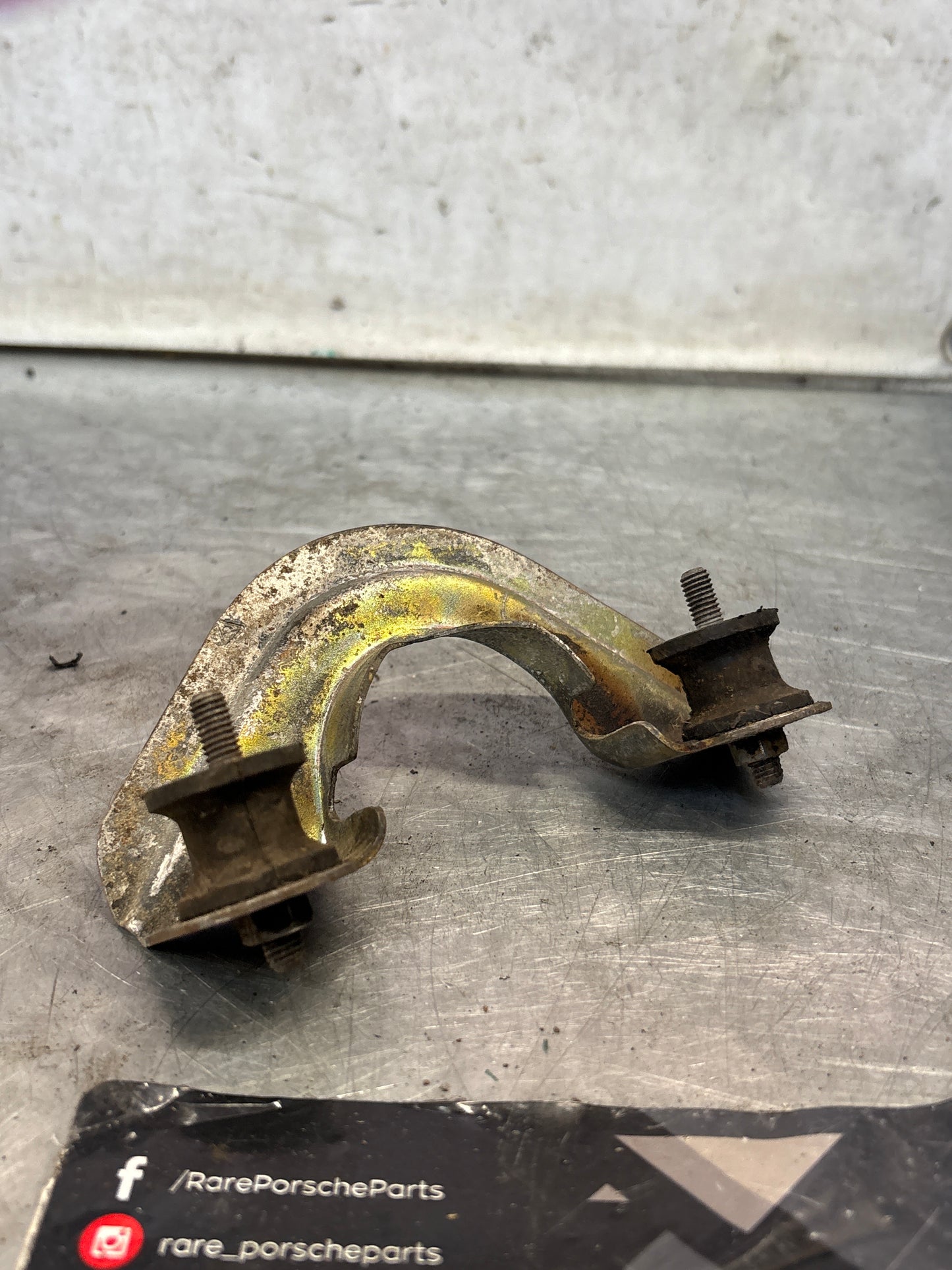 Porsche 924 2.0 80- fuel accumulator bracket, 477209291 used