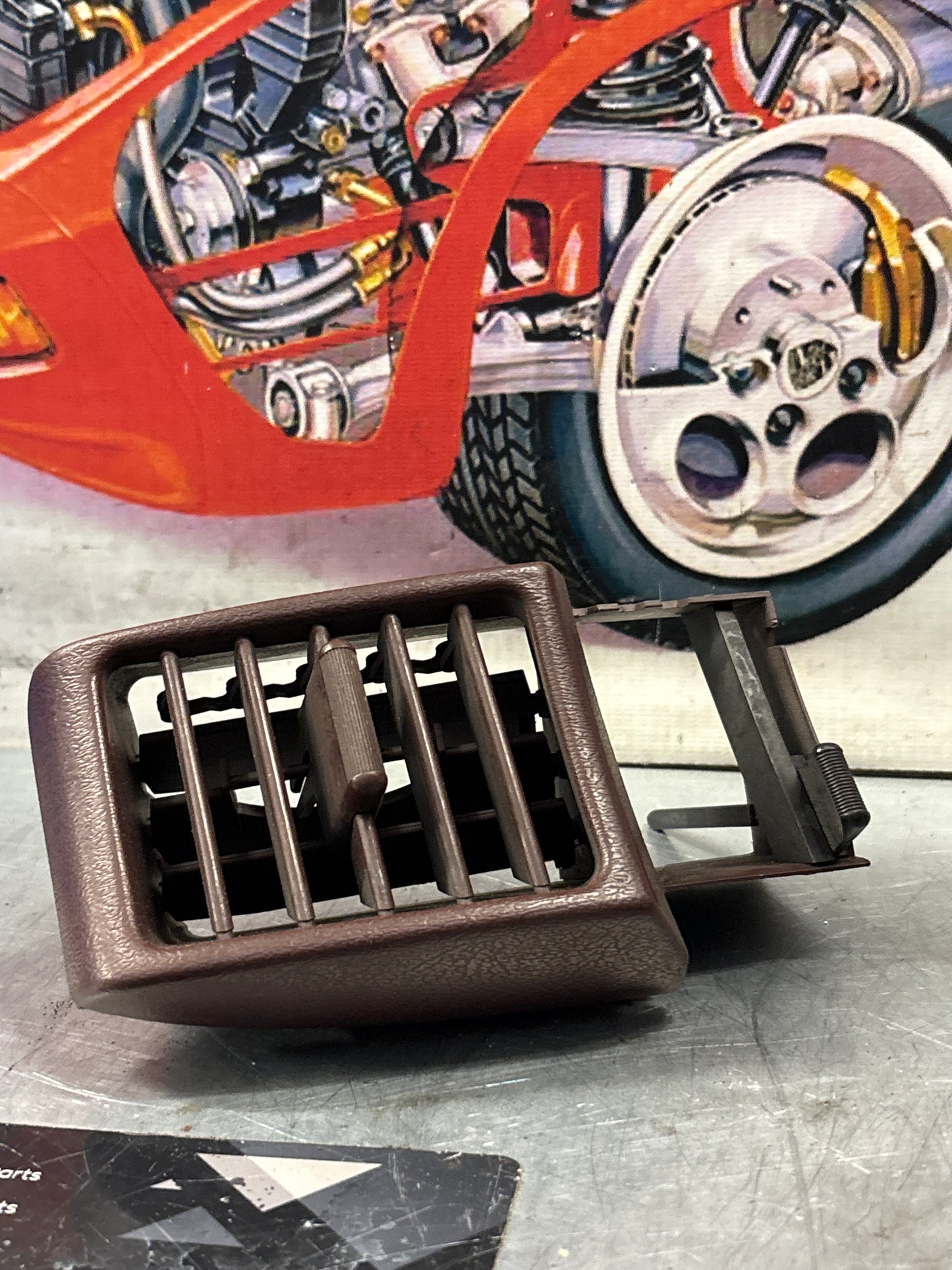 Porsche 944 burgundy Left Interior dash air vent. 94457225100 944 527 251 00 used