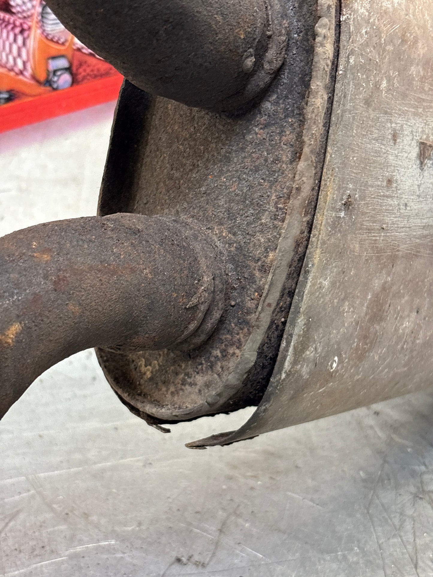 Porsche 928 front muffler, used 92811108204