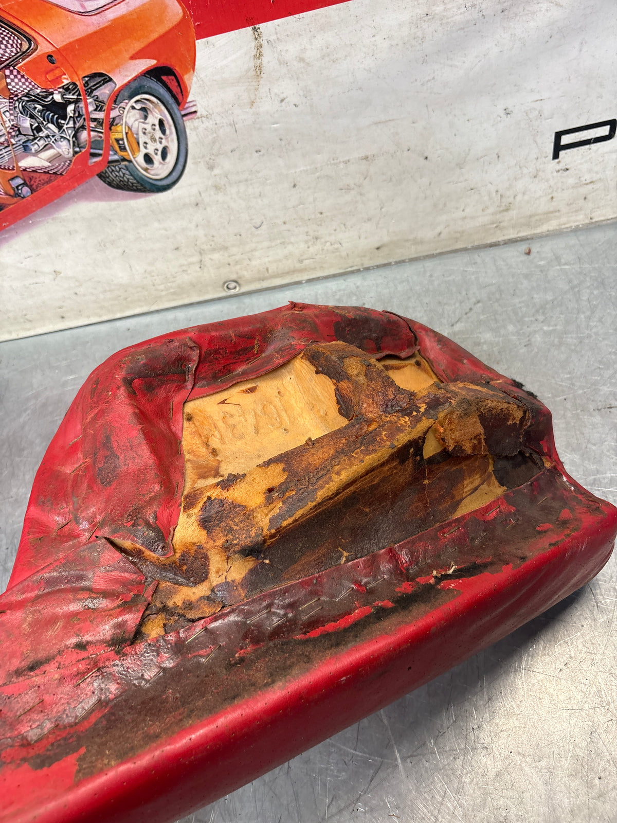 Porsche 928 rear left seat cushion, can-can red , leather, used 92852205951
