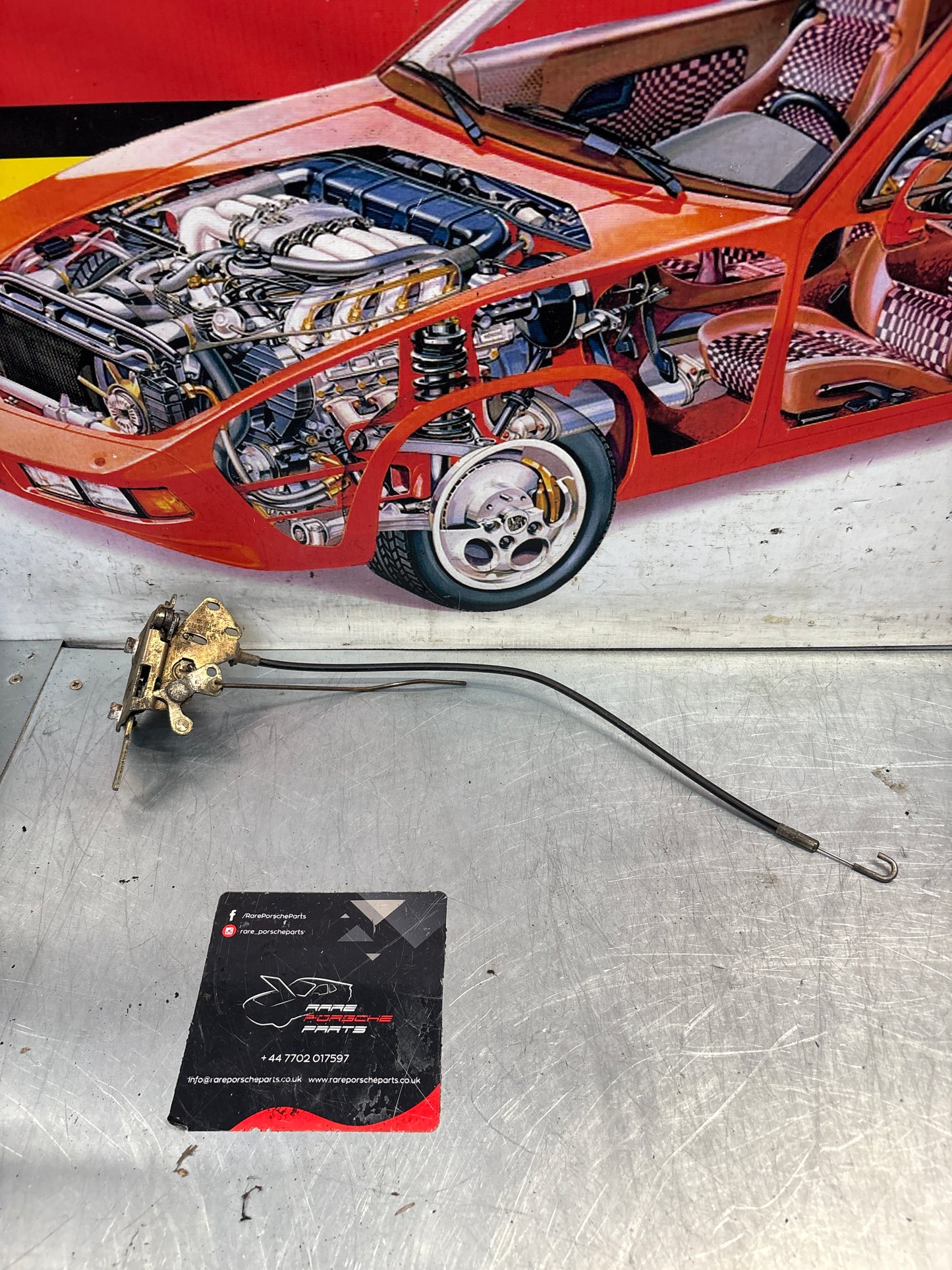 Porsche 928 right hand door latch 92853705405 used