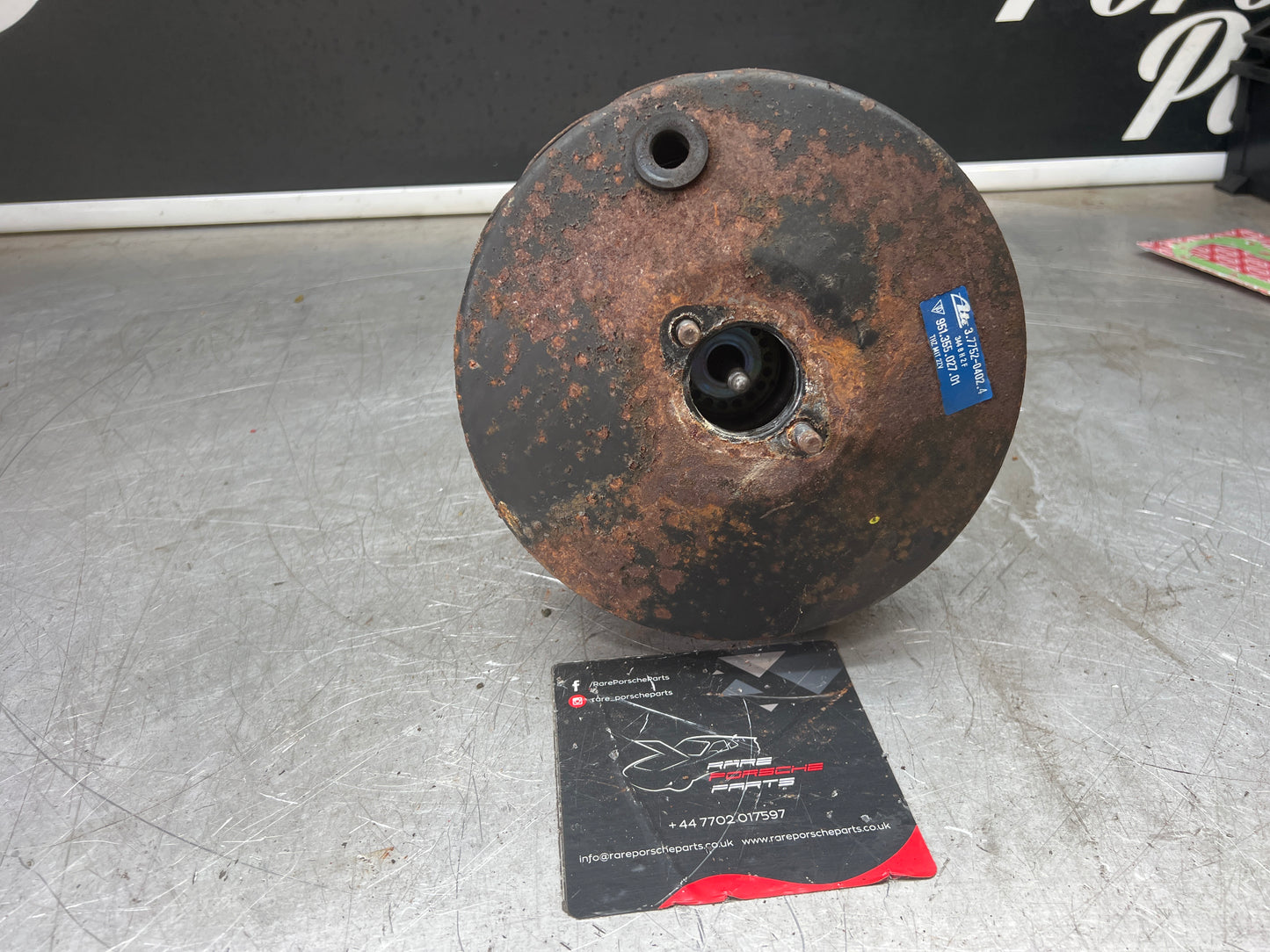 Porsche 944 brake booster, used 95135502701