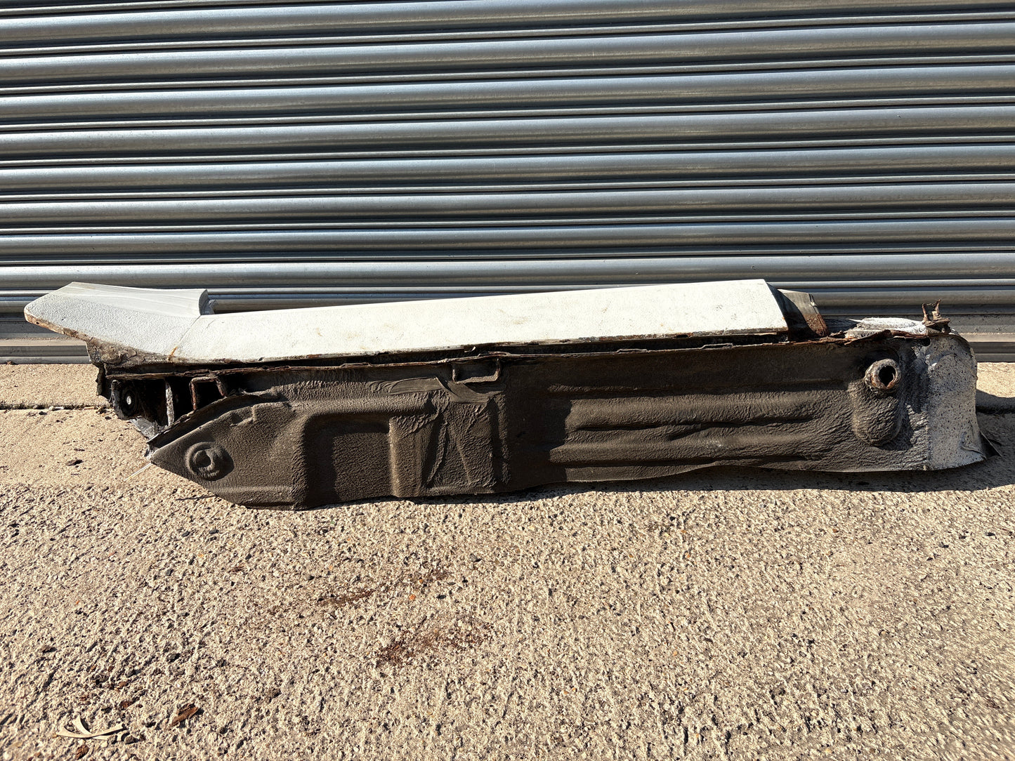 Porsche 944 right sill cut