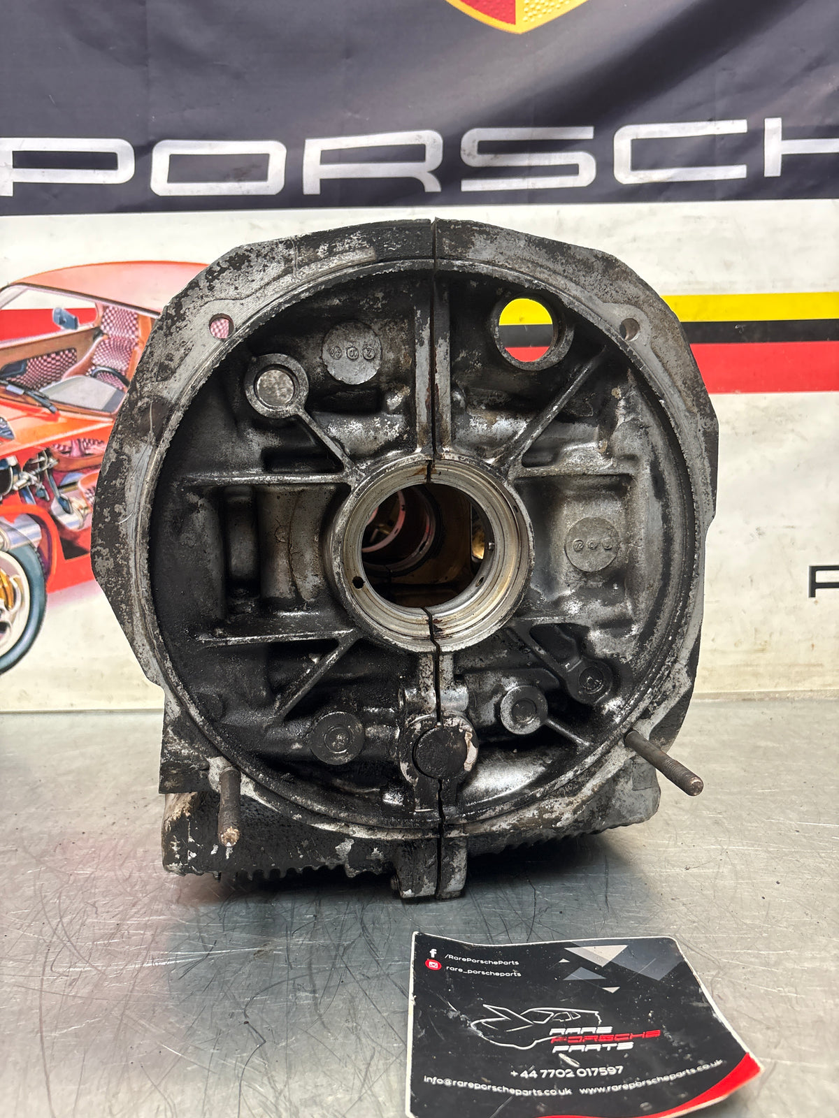 Porsche 914 1.8L engine case, used EC040373