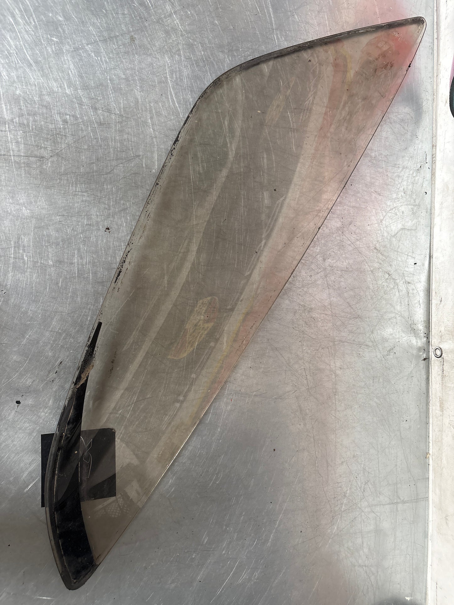 Porsche 928 S rear quarter side glass, brown left, 92854310308 used