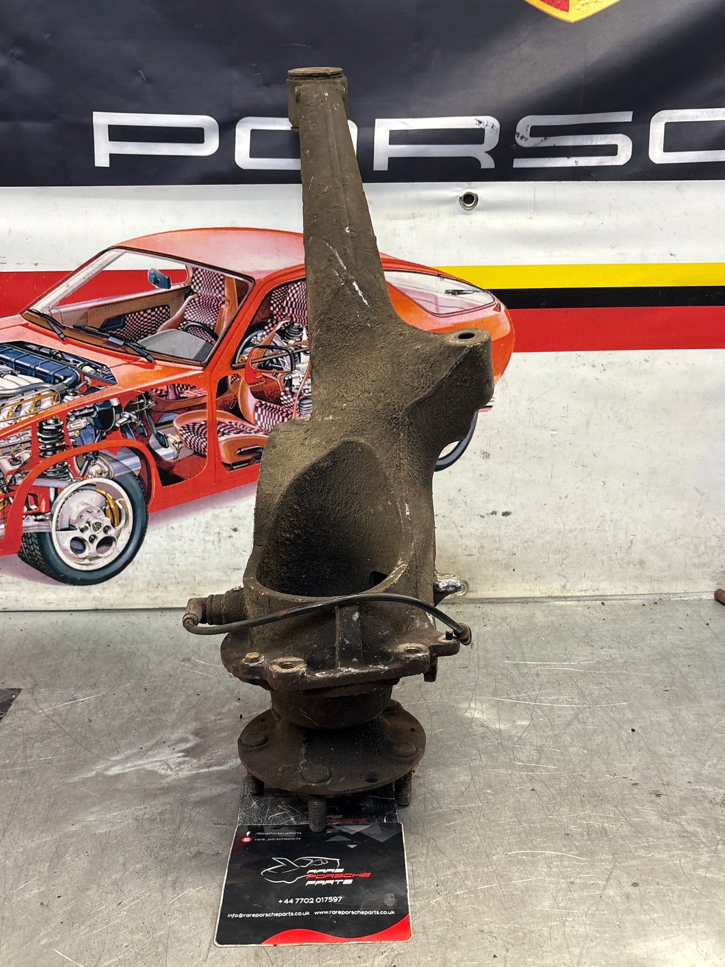 Porsche 944 alloy rear left trailing arm, used 95133151305 / 9513315134R used, with hubs