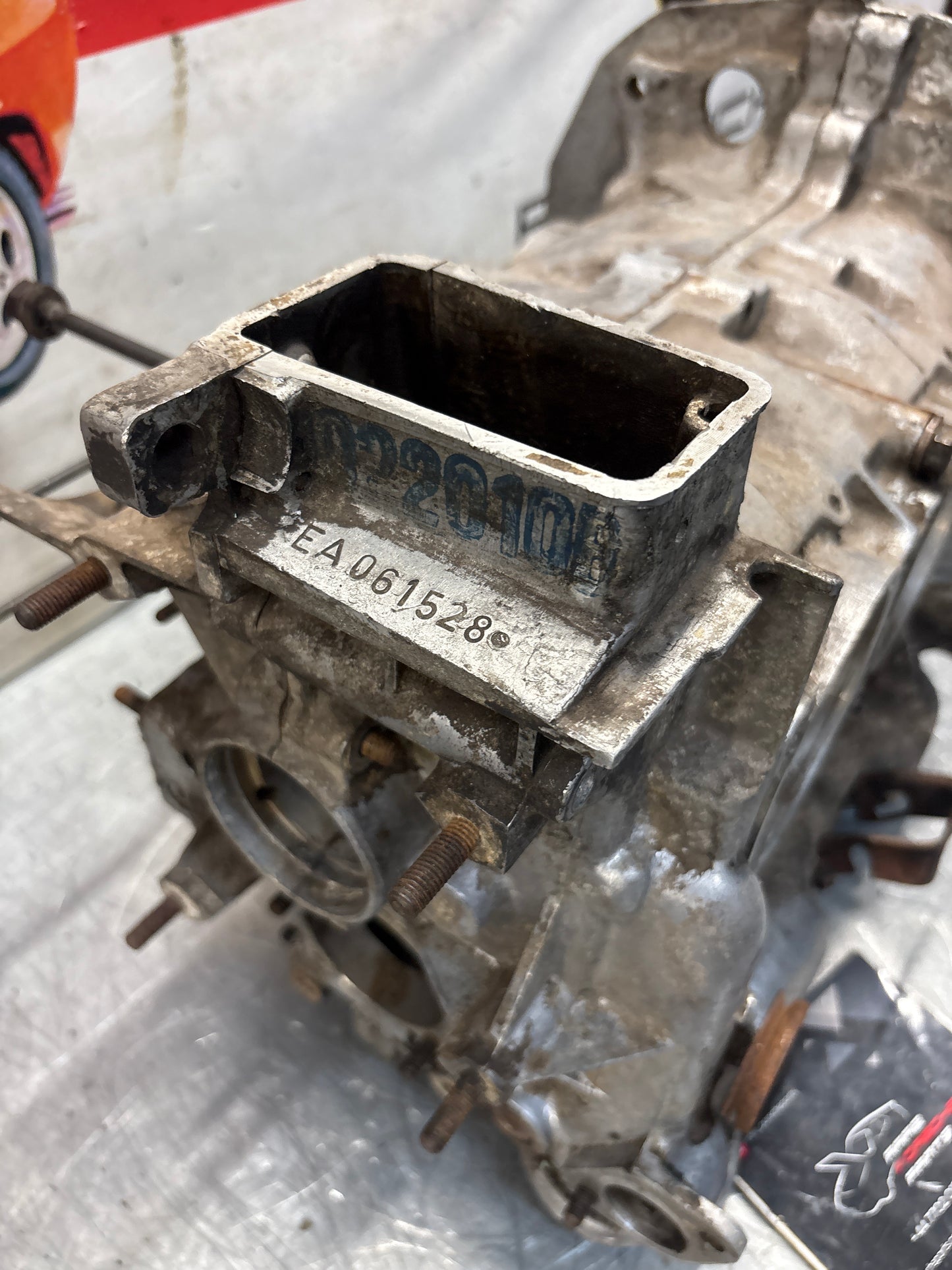 Porsche 914 1.7L engine case, used EA061528