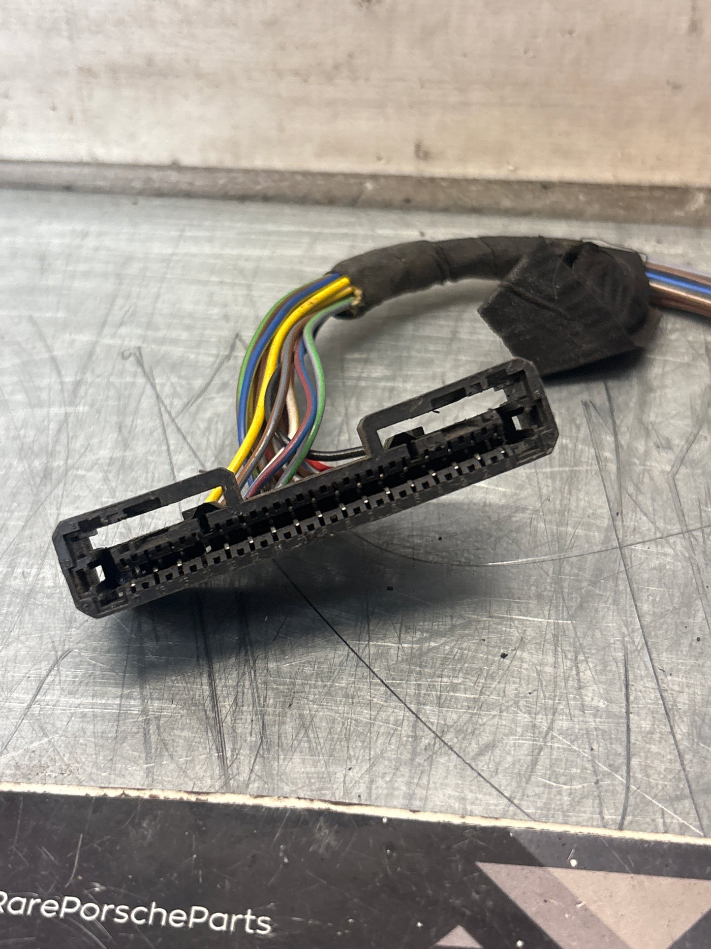 Porsche 944 cable harness connector, for spares or repair 94461231100