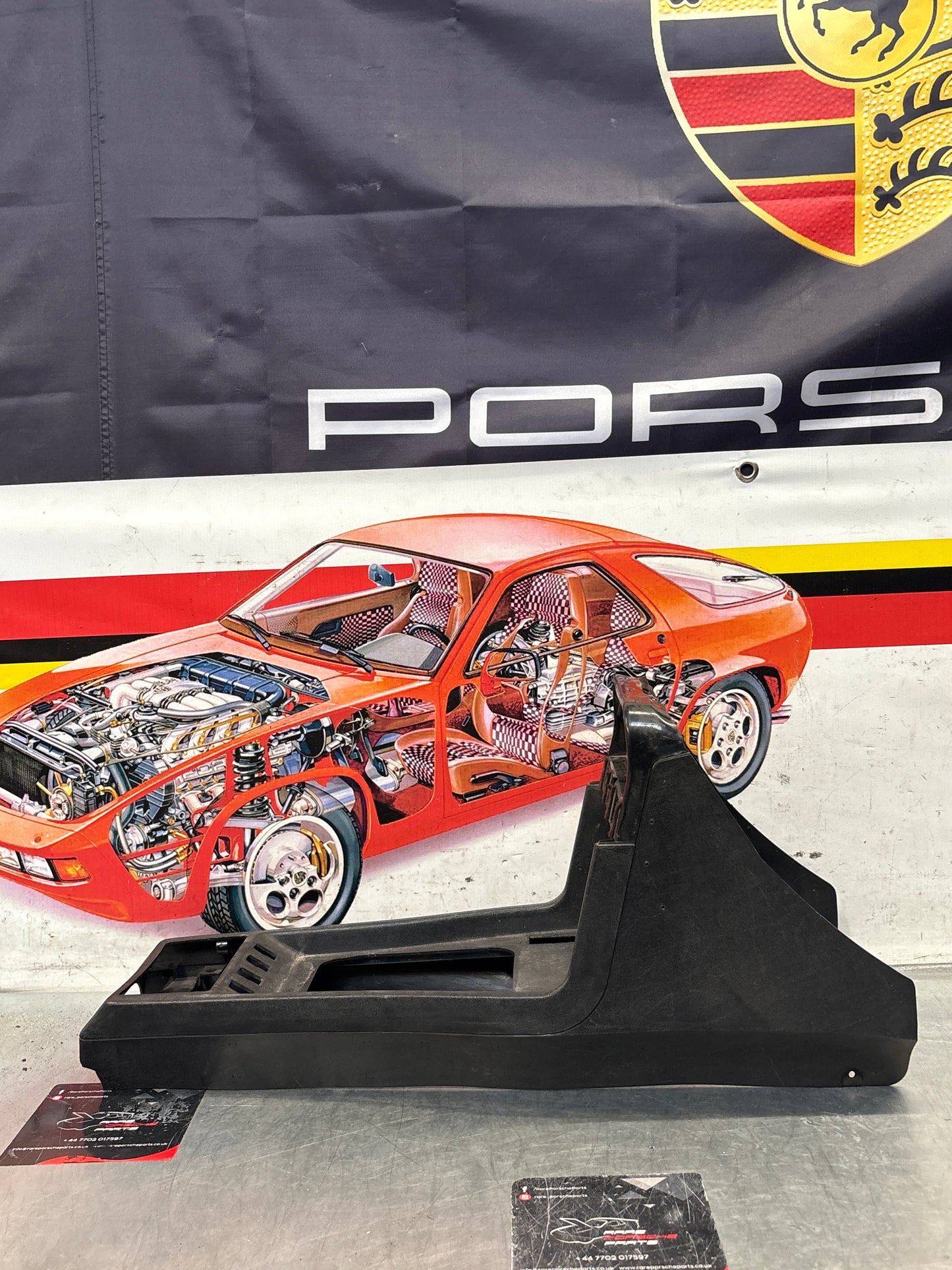 Porsche 924 centre console black, with one switch hole 477857951 used, without carpet