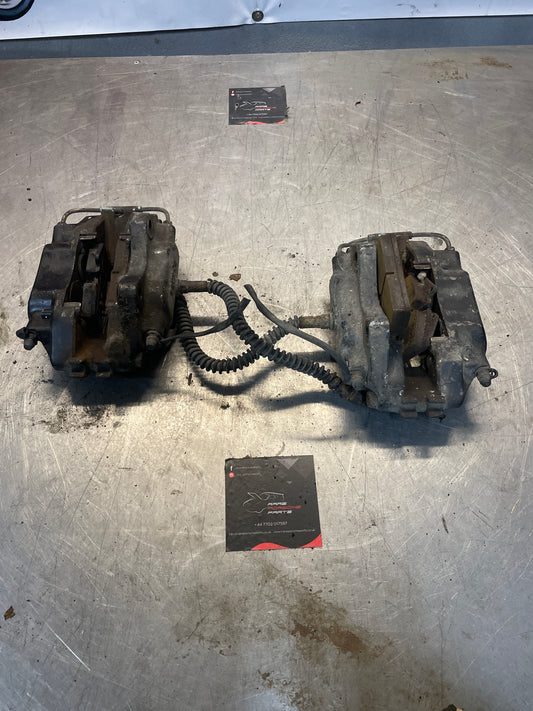 Porsche 928 S4 Pair of rear brake calipers, used