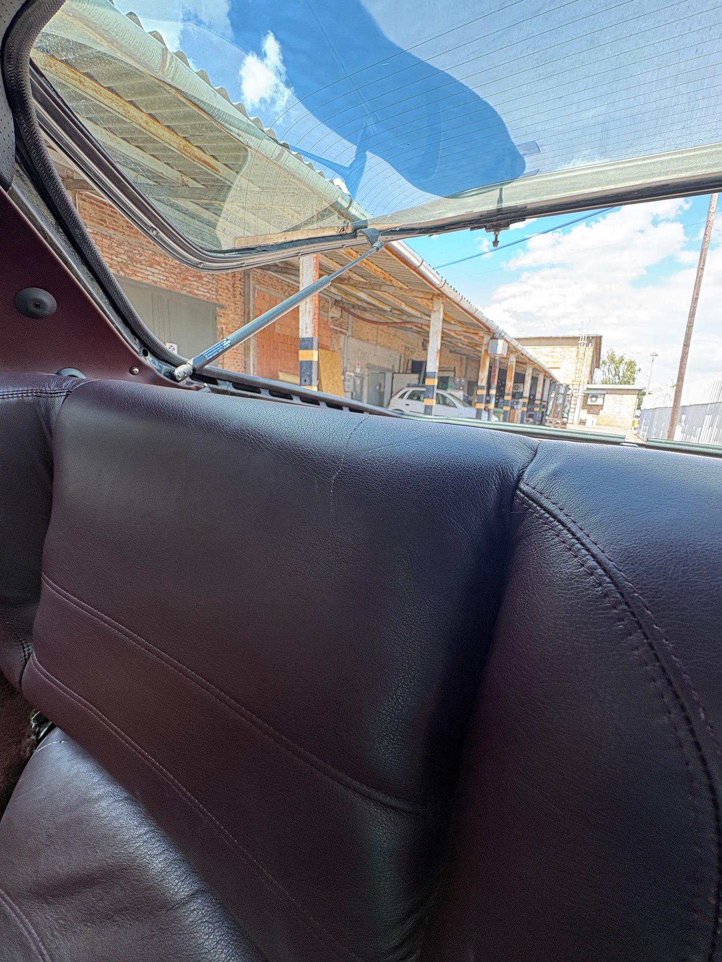 Porsche 944 Turbo/S2 complete Burgundy Interior with Recaro Sport seats, LHD