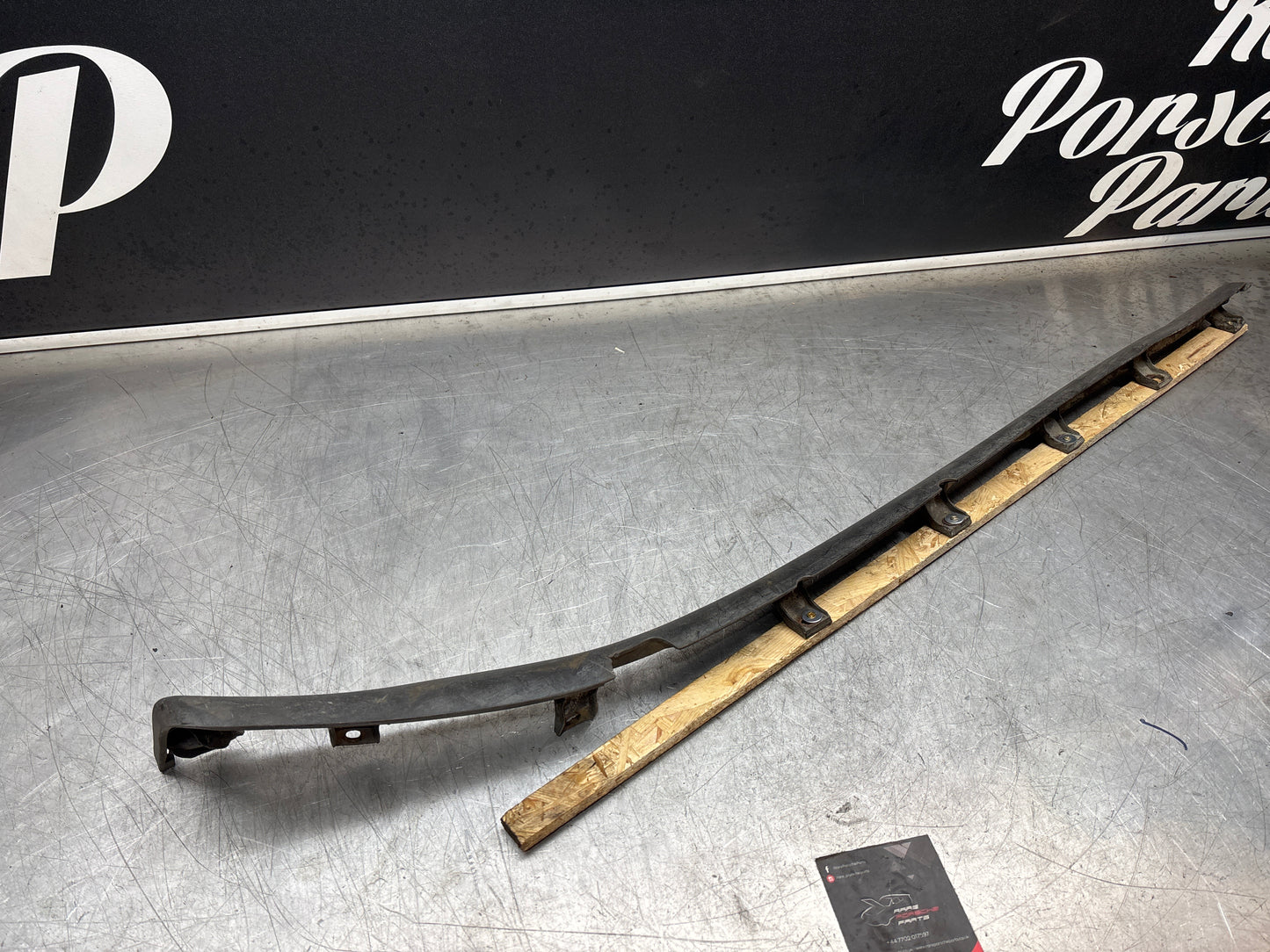 Porsche 944 lower door sill trim molding right side, spares or repair 95155919600
