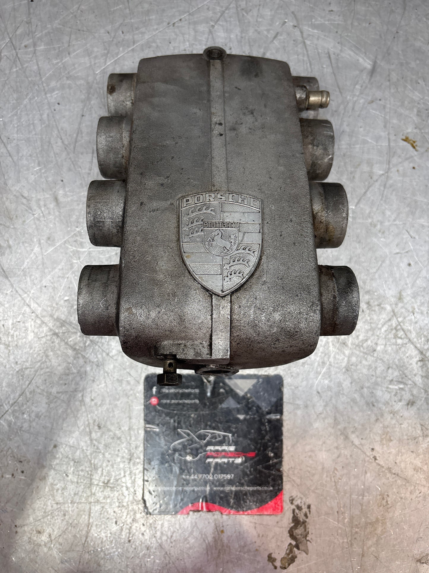 Porsche 928 Used plenum chamber 9281101562R