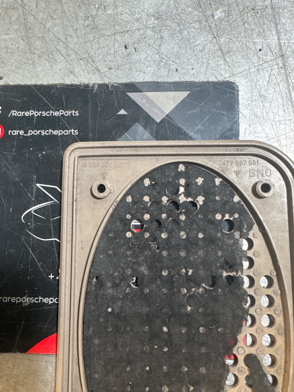 Porsche 924/944 door speaker grill champagne 477867081 used