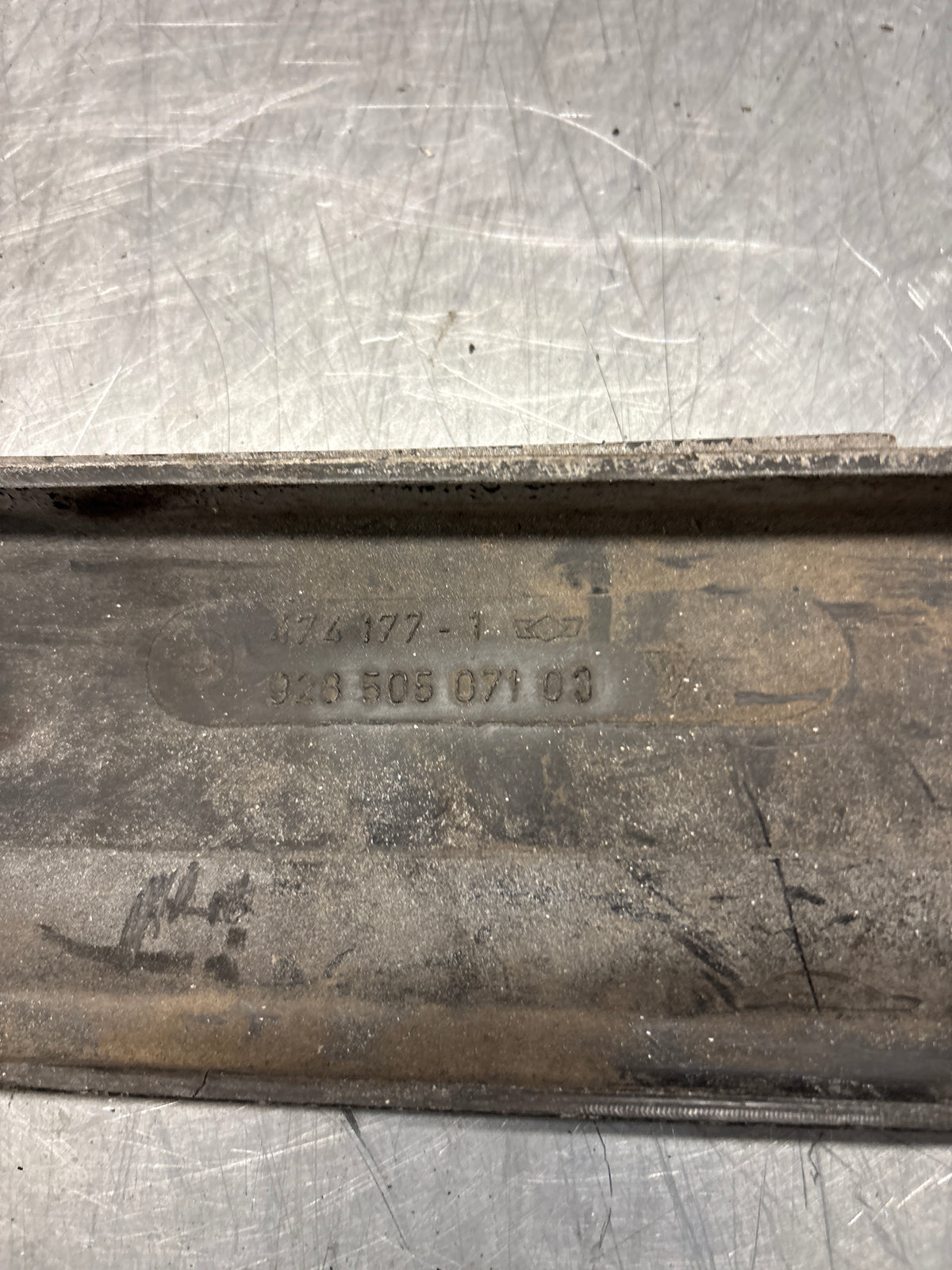 Porsche 928 front spoiler, for spares or repair 92850507103
