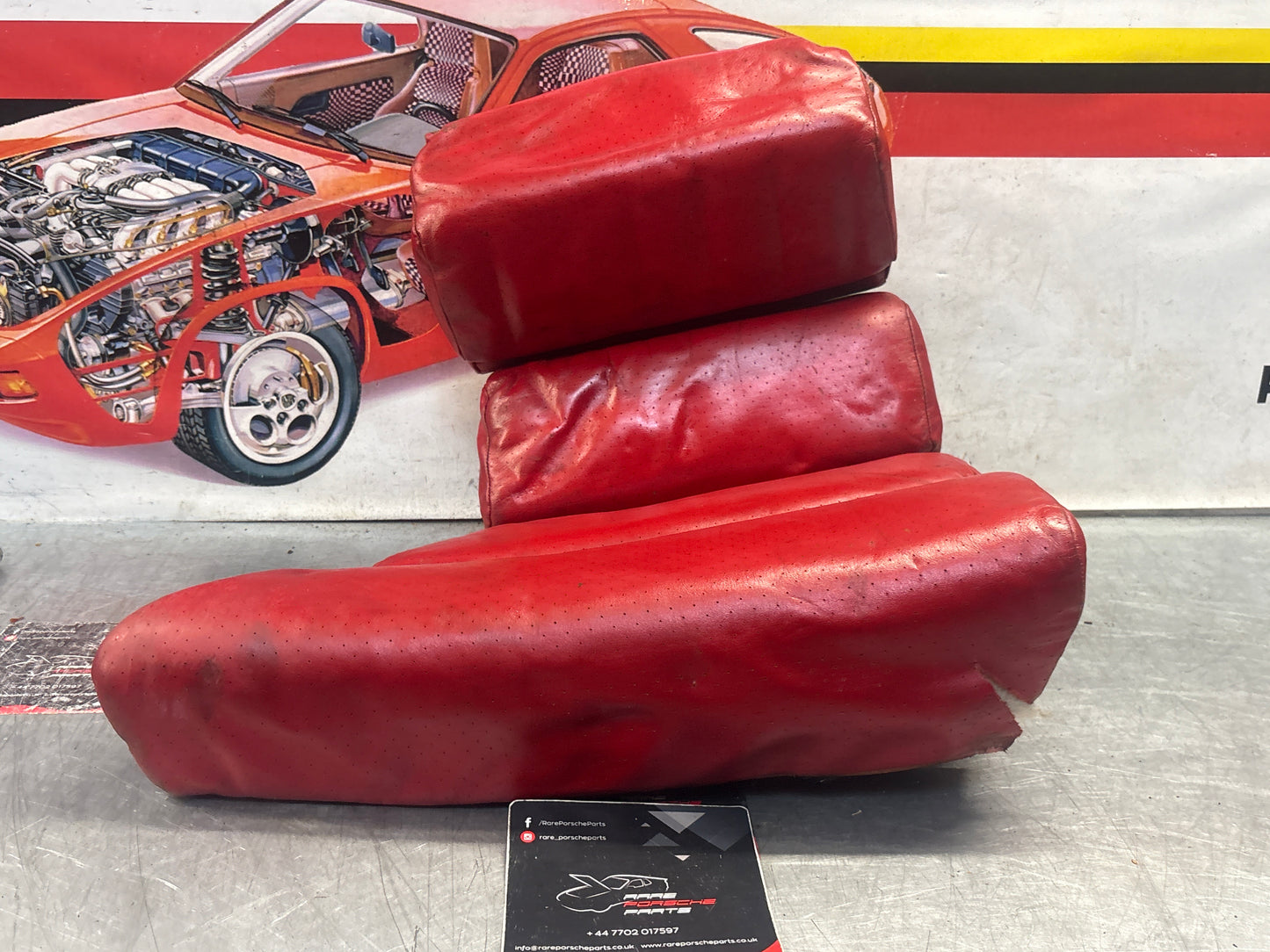 Porsche 928 rear right seat and center + upper cushion, used, can-can red 92852206051 / 92852208851 / 92852204650