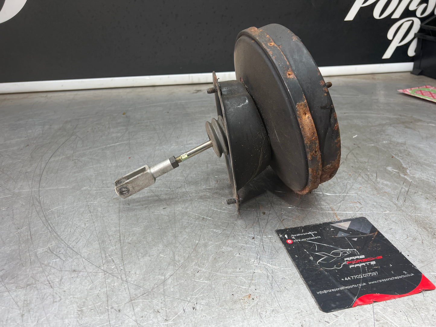 Porsche 944 brake booster, used 95135502701