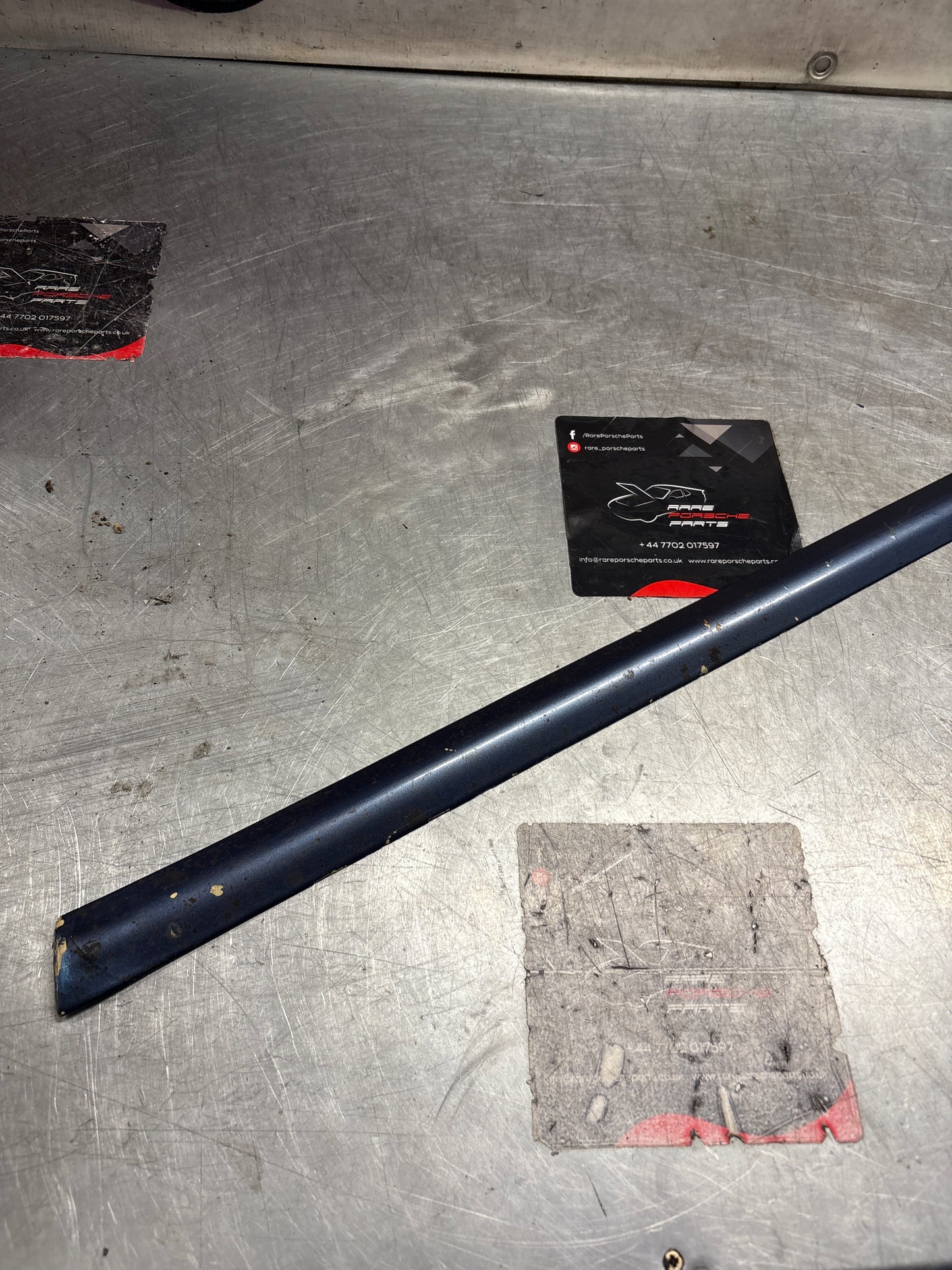 Porsche 928 Door Bump Strip left Side, for spares or repair 92855903303