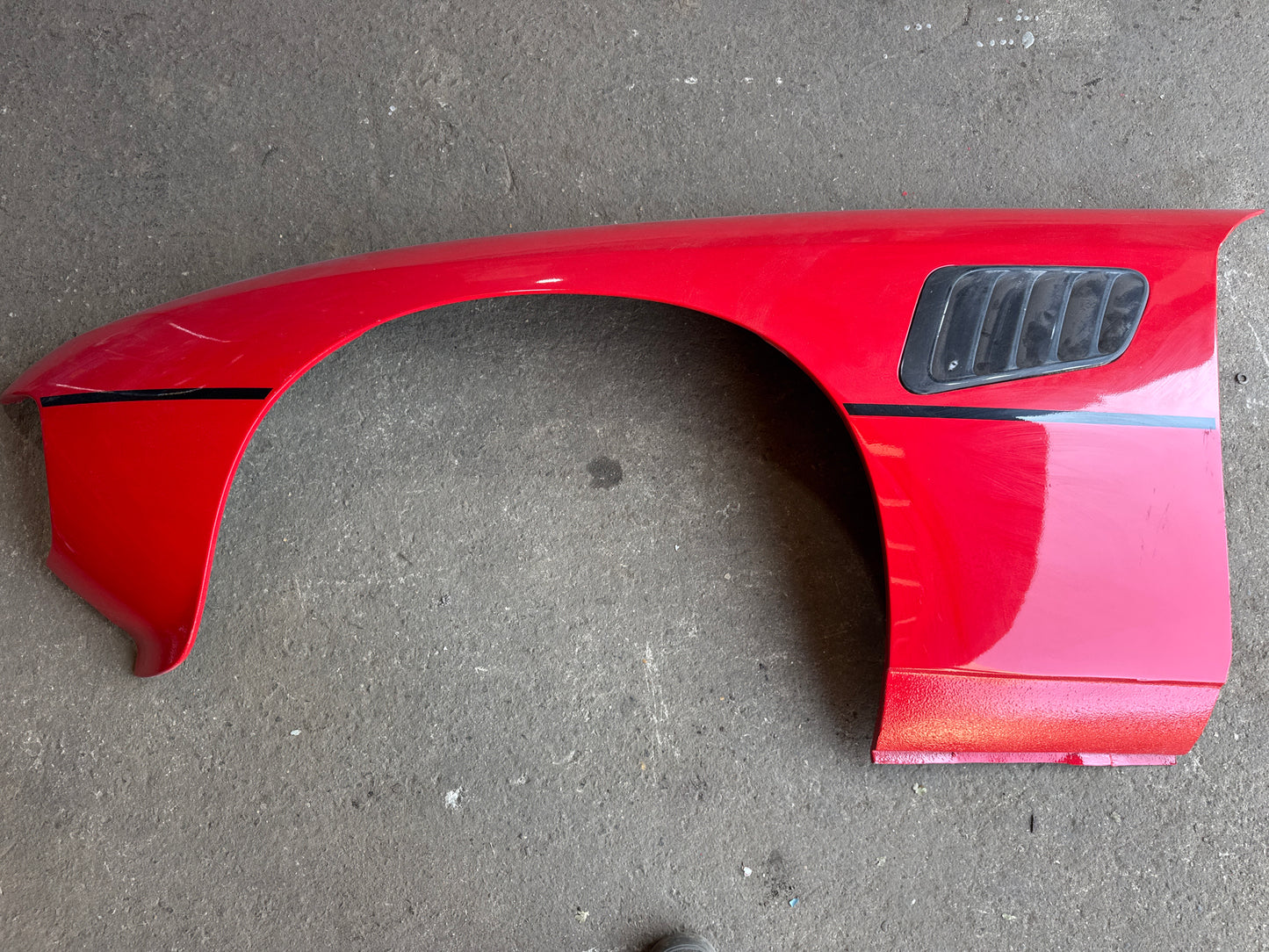 Porsche 924 modified front wings, good condition, solid. Pair, used.