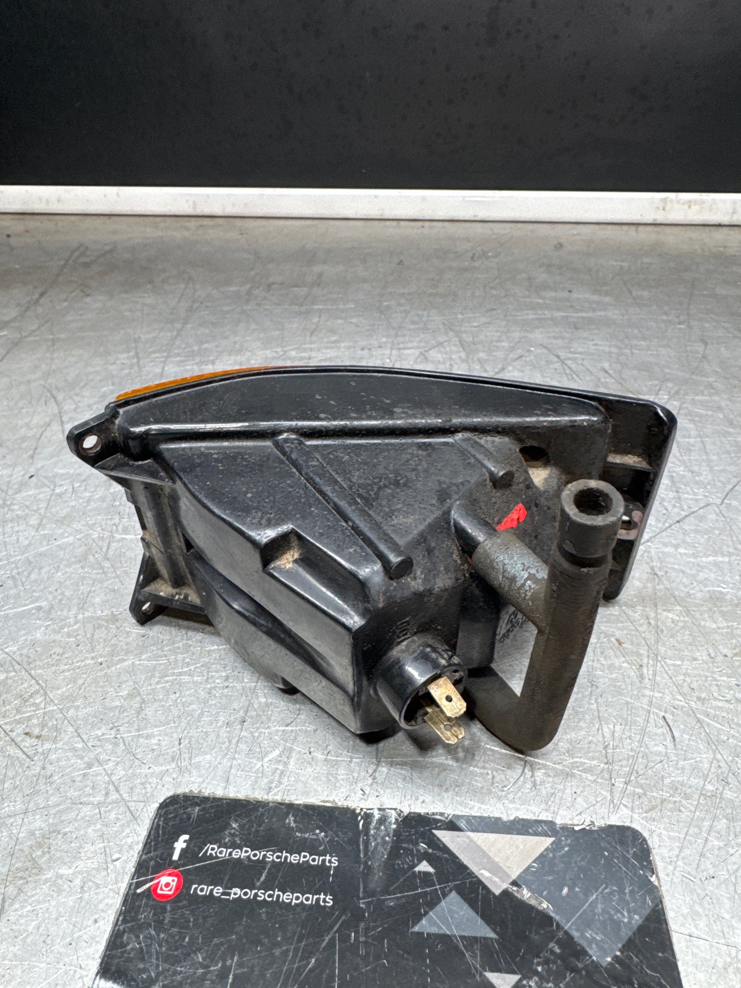 Porsche 924 O/S LH Front indicator unit used 477953065A